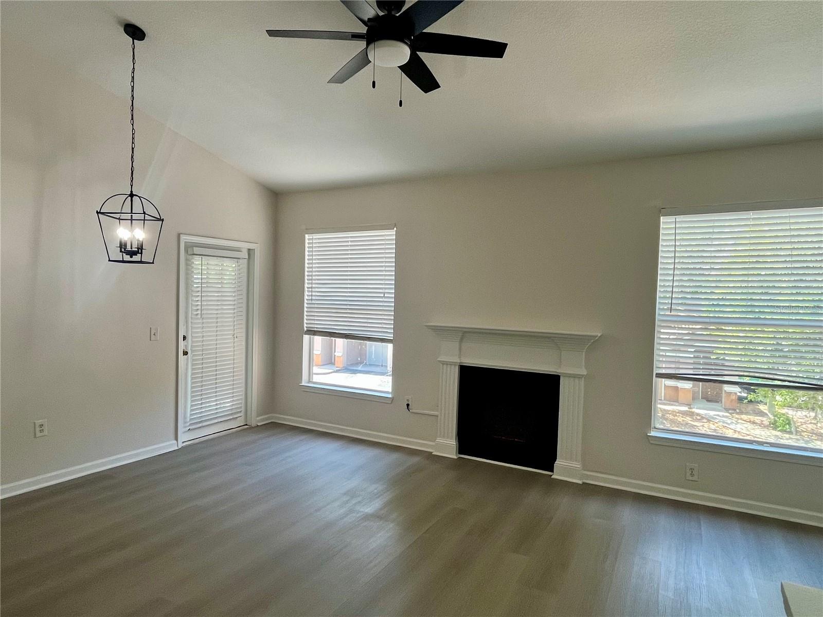 18105 VILLA CREEK DR, TAMPA, FL, 33647