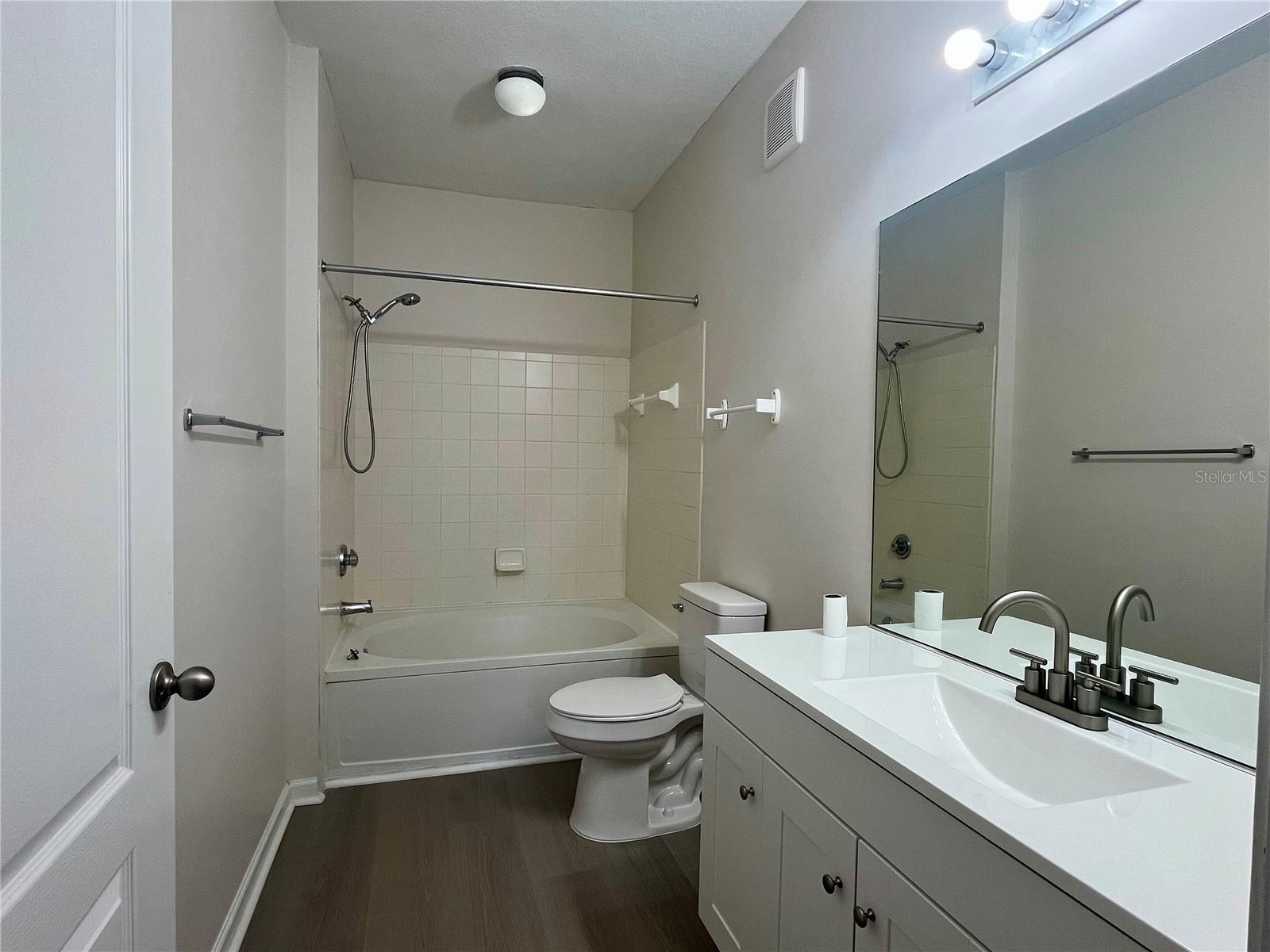 18105 VILLA CREEK DR, TAMPA, FL, 33647