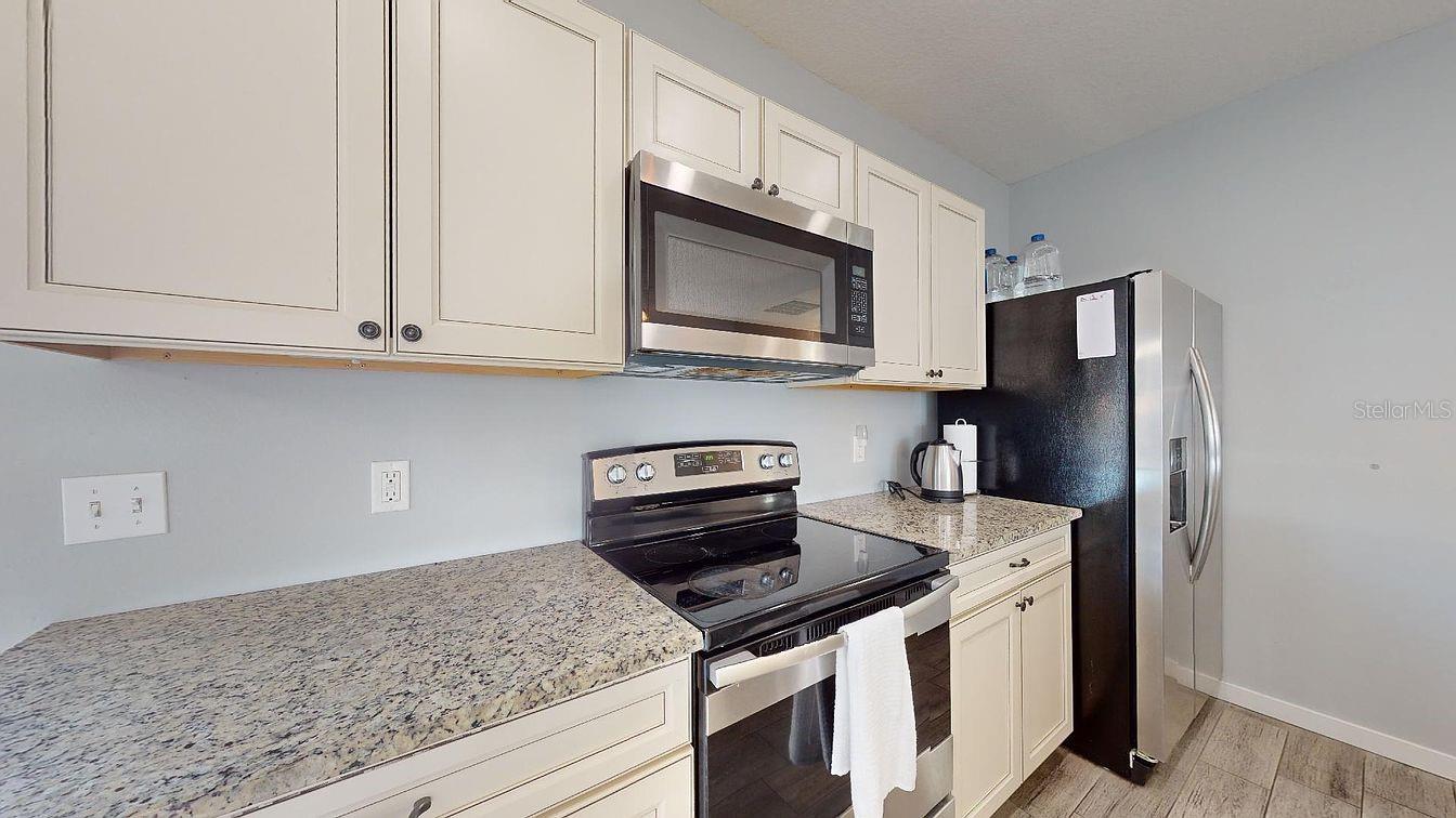 2011 OUTER DR #1, SARASOTA, FL, 34231
