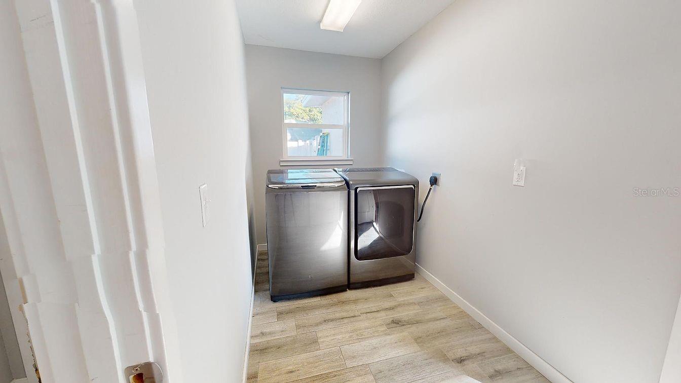 2011 OUTER DR #1, SARASOTA, FL, 34231