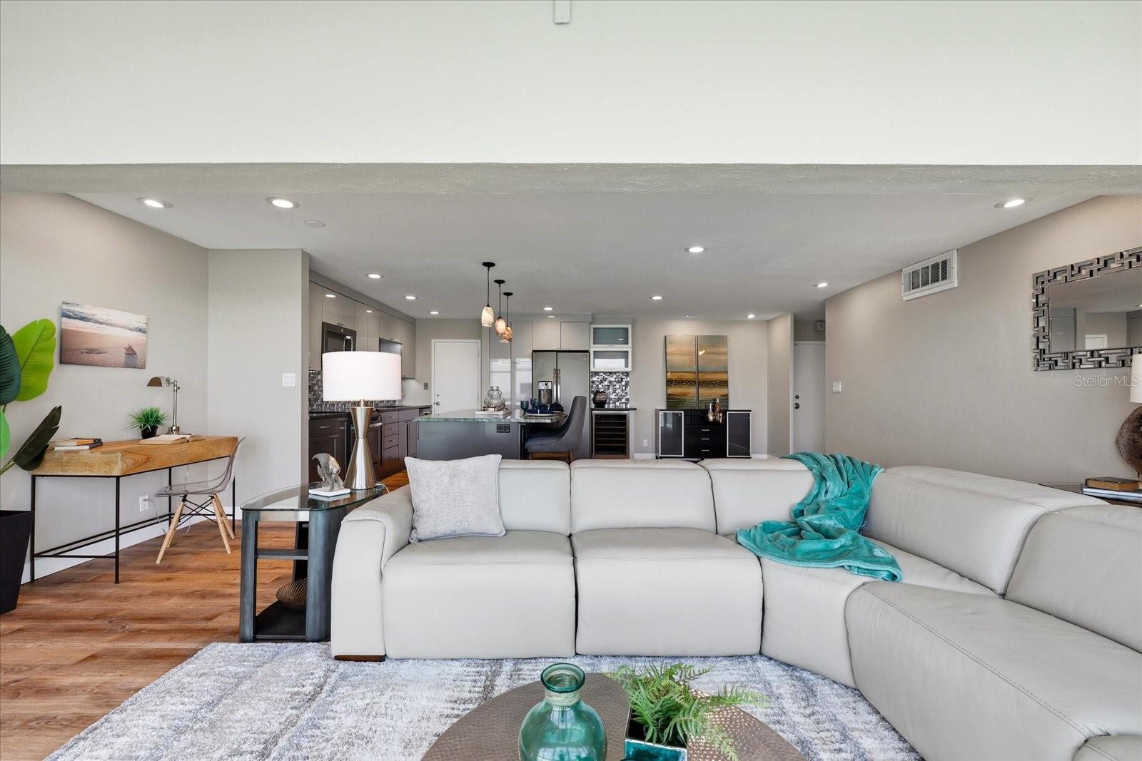 7200 SUNSHINE SKYWAY LN S #16G, ST PETERSBURG, FL, 33711