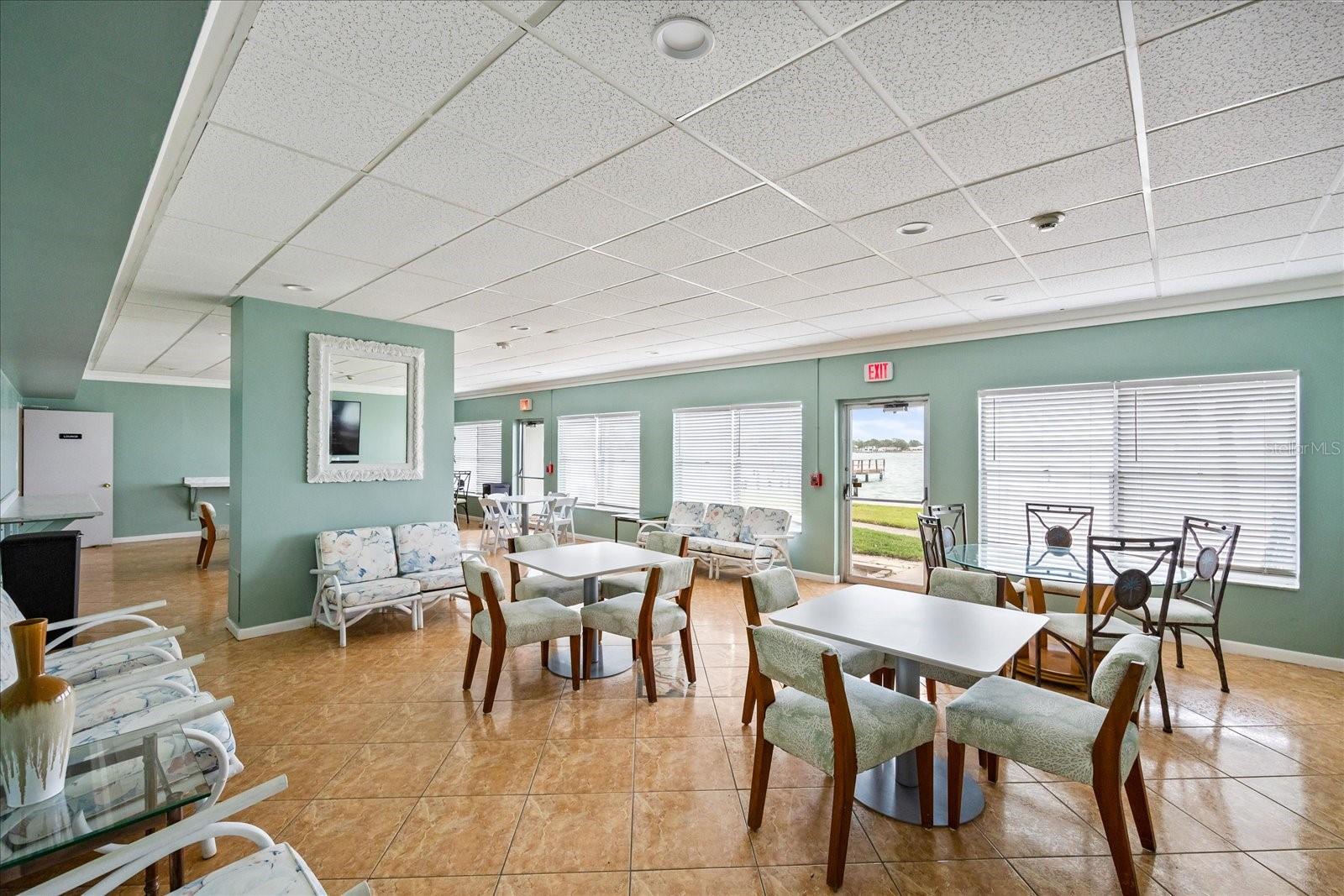 7200 SUNSHINE SKYWAY LN S #16G, ST PETERSBURG, FL, 33711