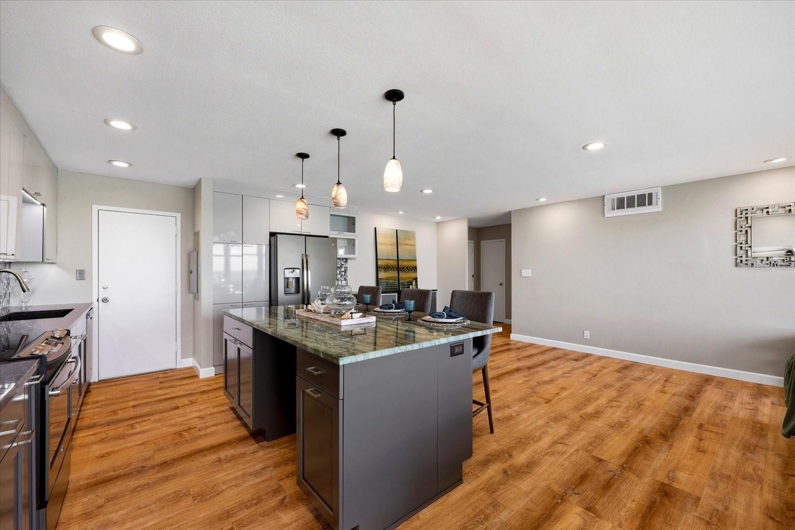 7200 SUNSHINE SKYWAY LN S #16G, ST PETERSBURG, FL, 33711