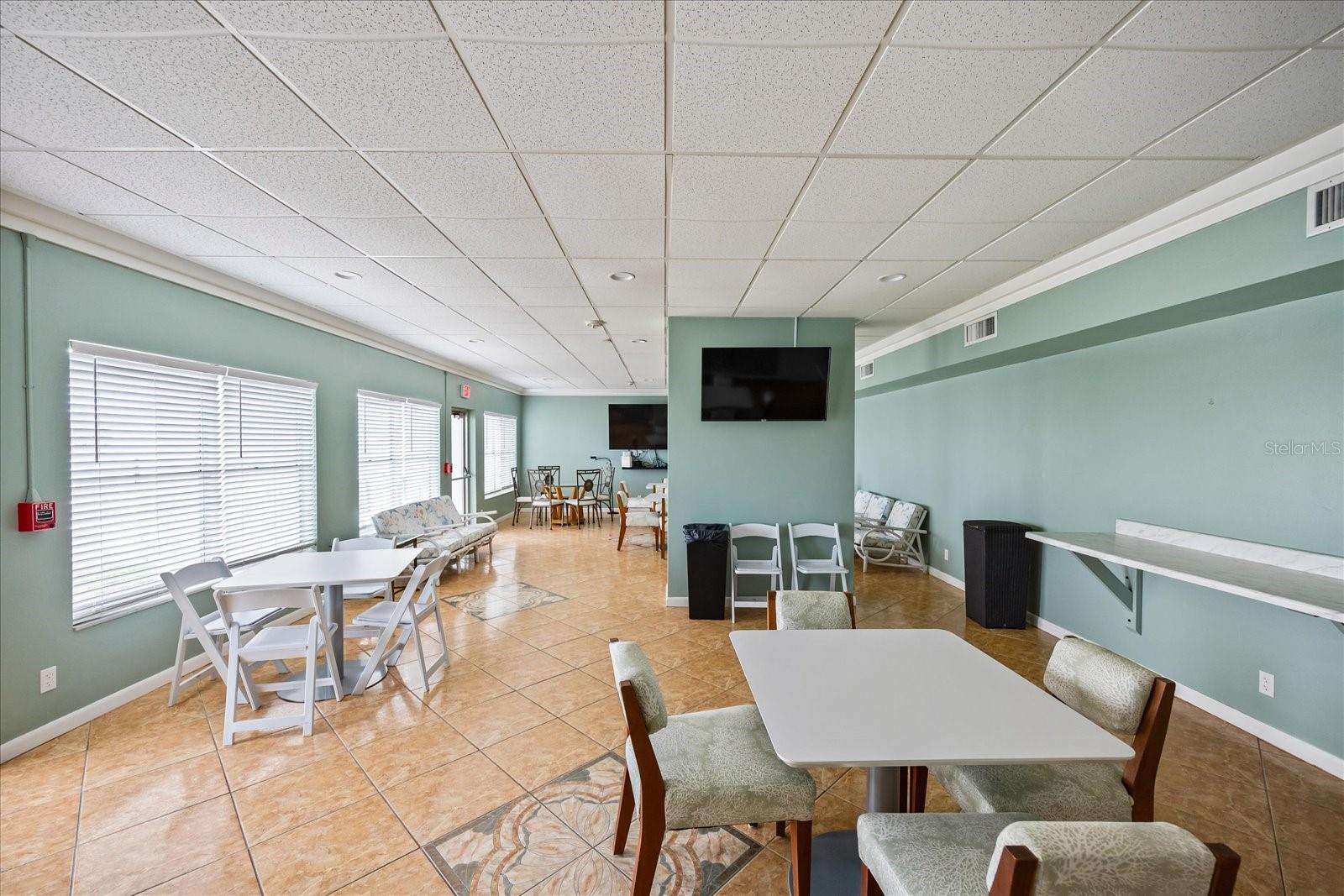 7200 SUNSHINE SKYWAY LN S #16G, ST PETERSBURG, FL, 33711