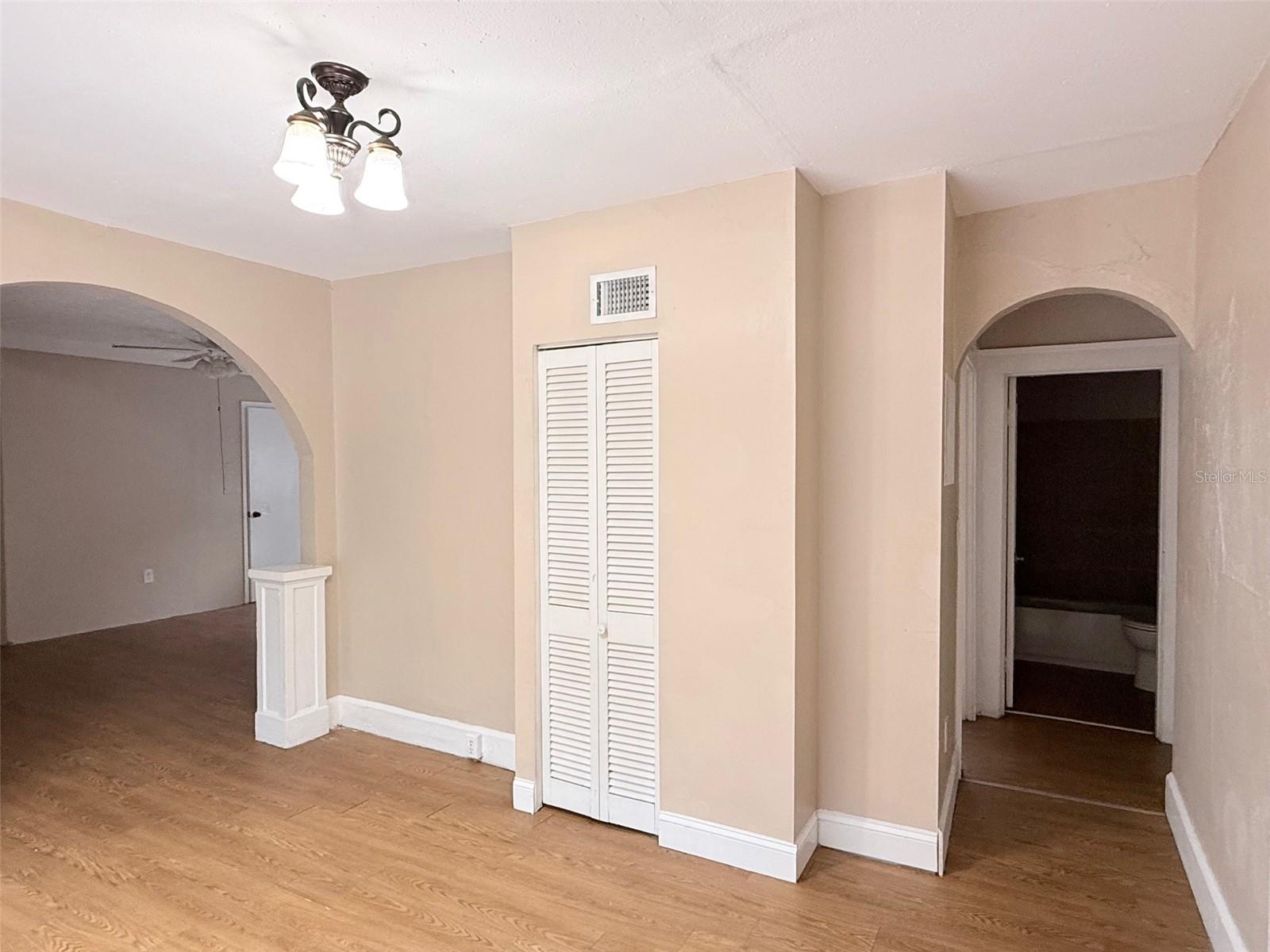 2010 22ND ST S, ST PETERSBURG, FL, 33712