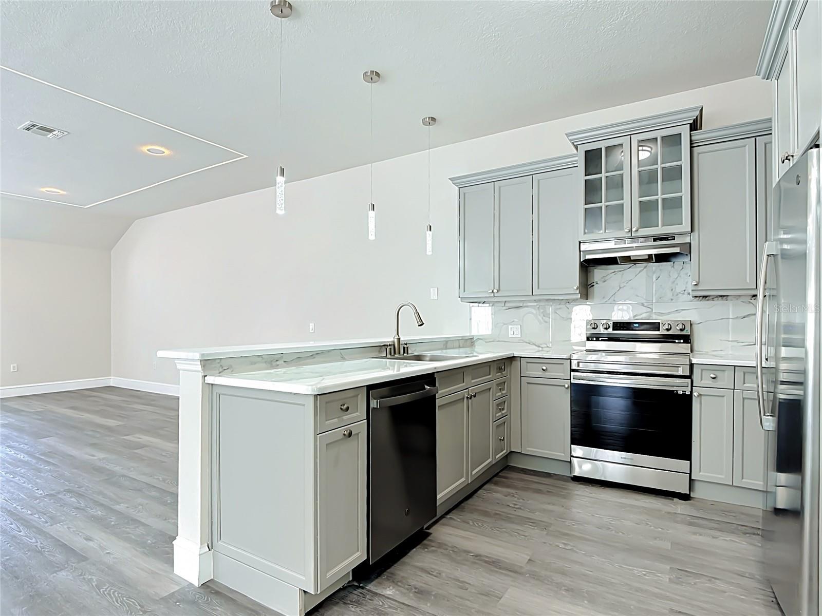 1008 UNIVERSAL REST PL, KISSIMMEE, FL, 34744