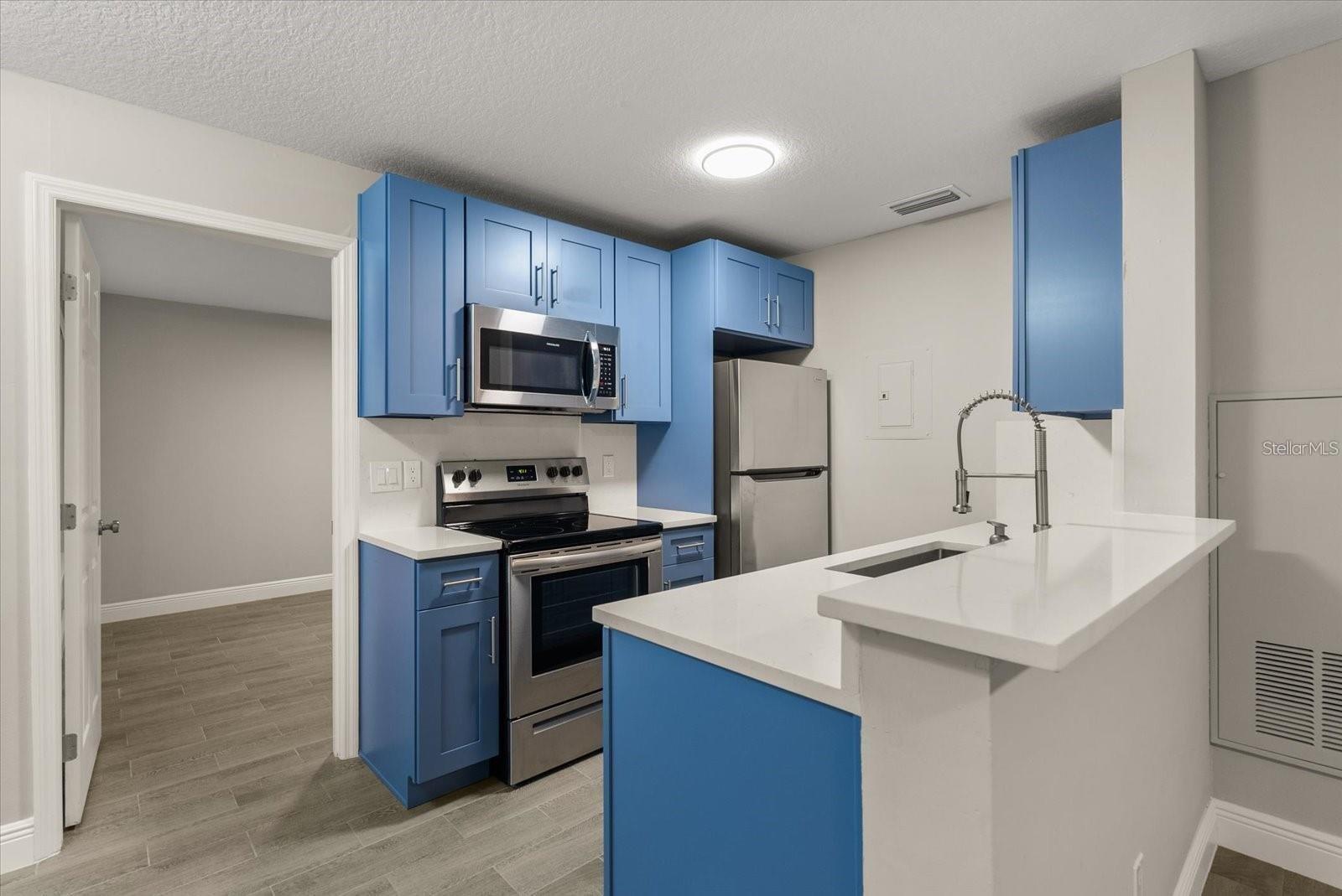 2592 GRASSY POINT DR #104, LAKE MARY, FL, 32746