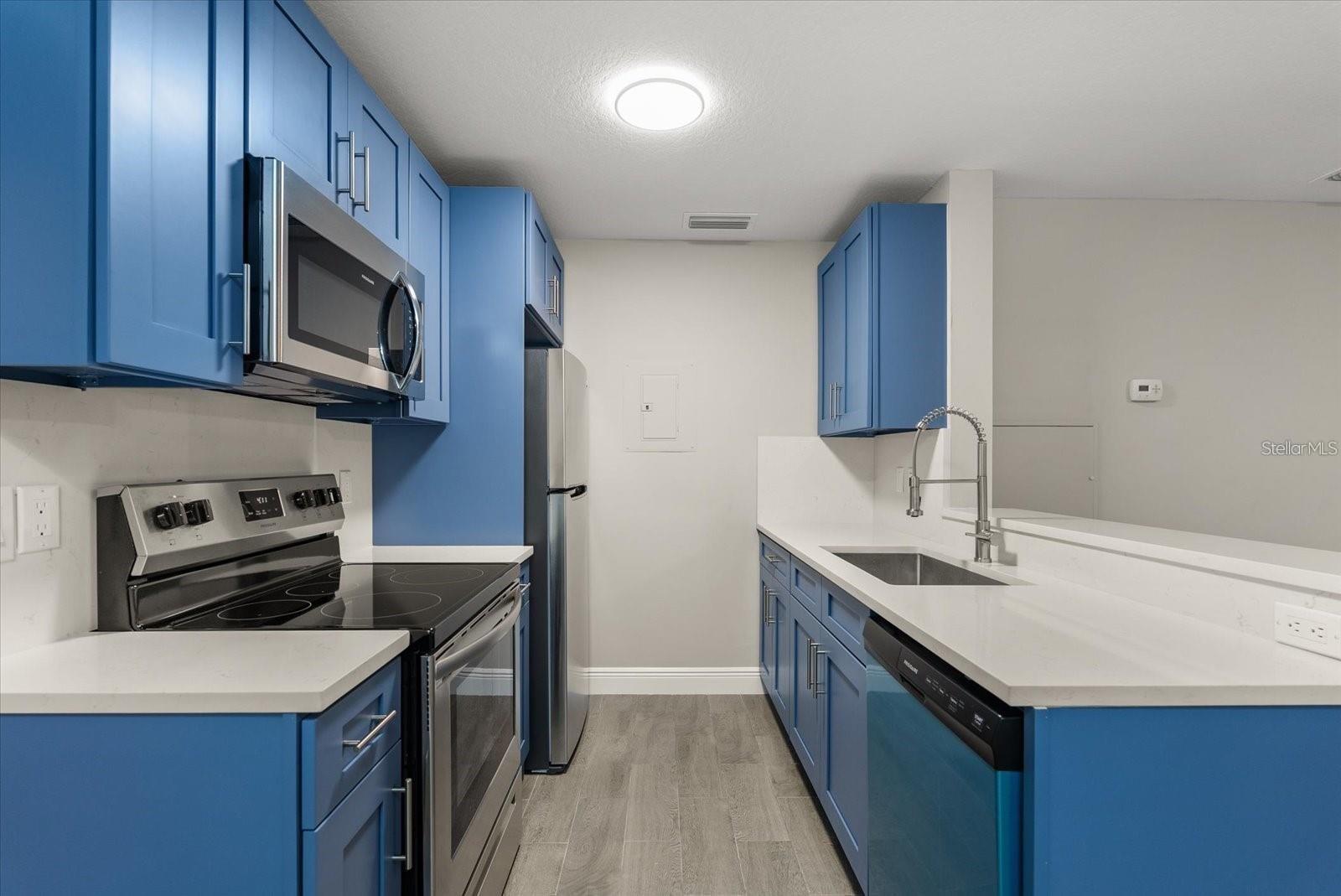 2592 GRASSY POINT DR #104, LAKE MARY, FL, 32746