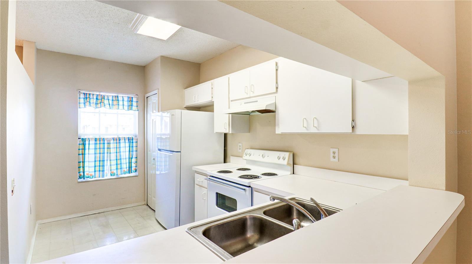 12306 BERKELEY SQUARE DR, TAMPA, FL, 33626