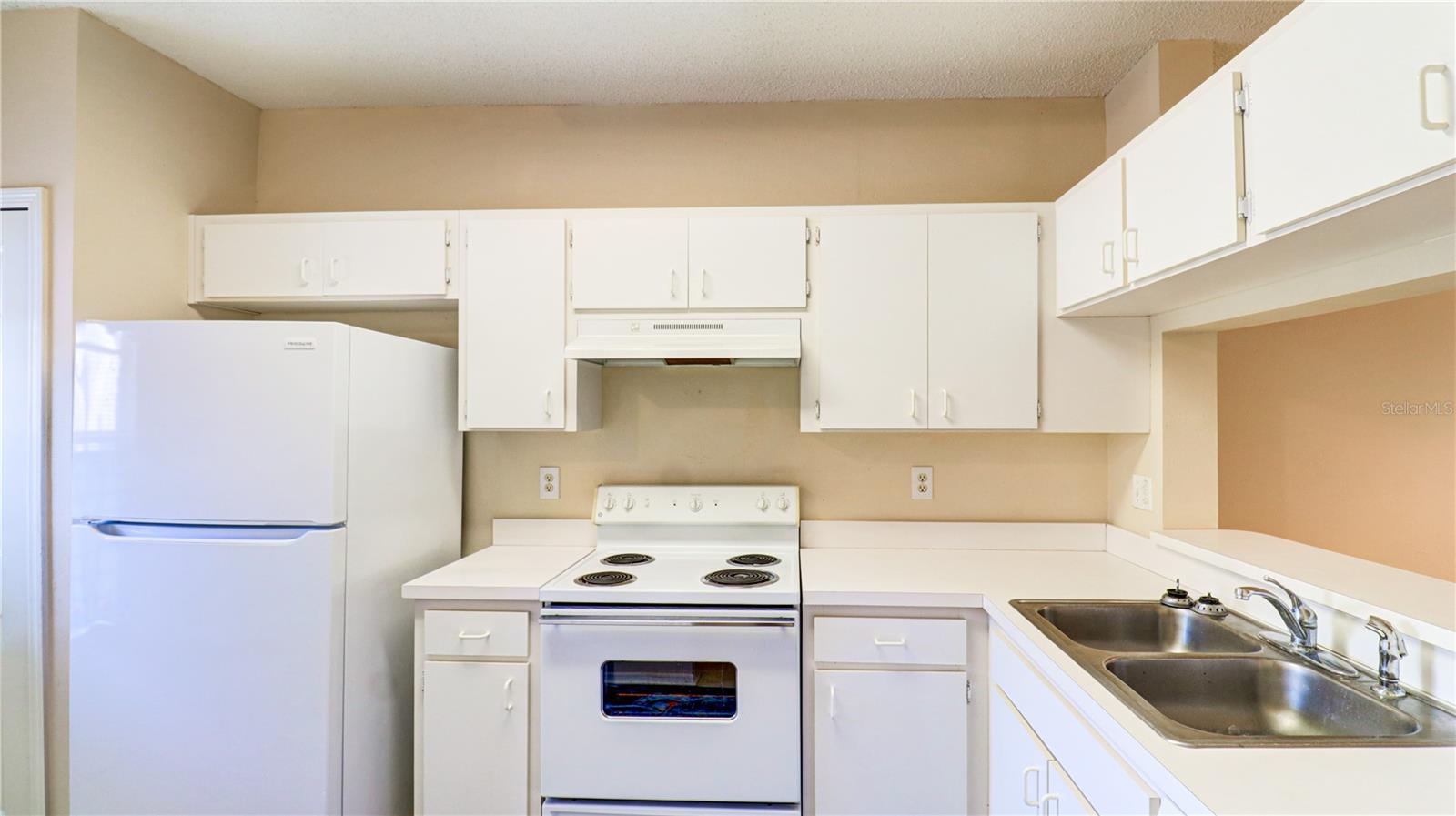12306 BERKELEY SQUARE DR, TAMPA, FL, 33626