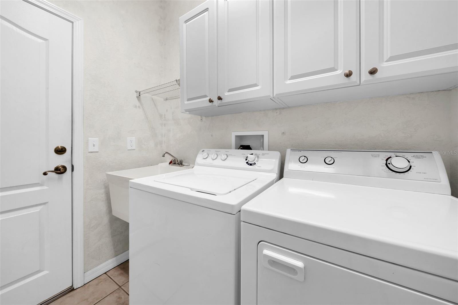 1252 LYNDHURST GREENS DR, SUN CITY CENTER, FL, 33573