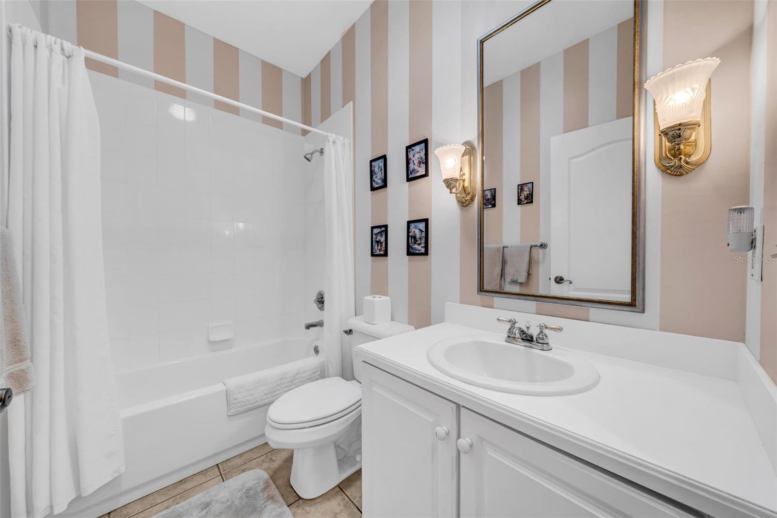 1252 LYNDHURST GREENS DR, SUN CITY CENTER, FL, 33573