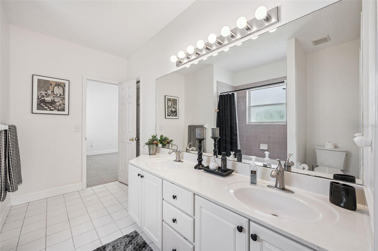 8072 CANYON LAKE CIR, ORLANDO, FL, 32835