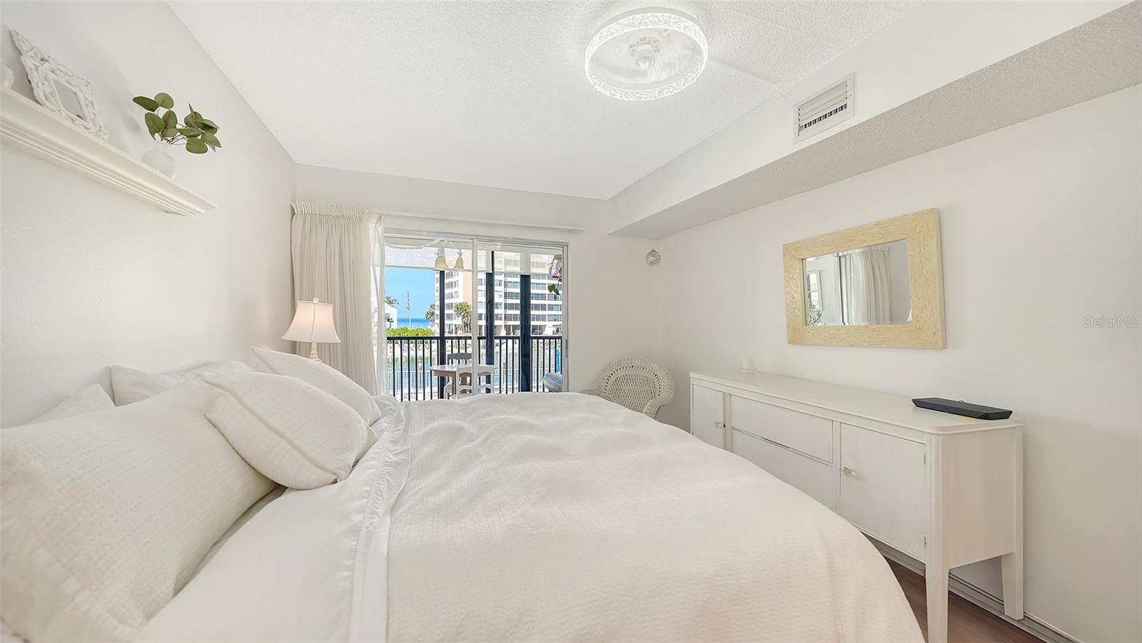 9200 MIDNIGHT PASS RD #25, SARASOTA, FL, 34242