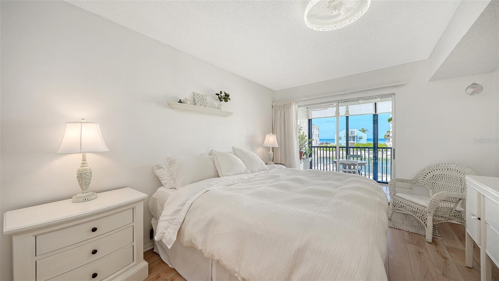 9200 MIDNIGHT PASS RD #25, SARASOTA, FL, 34242