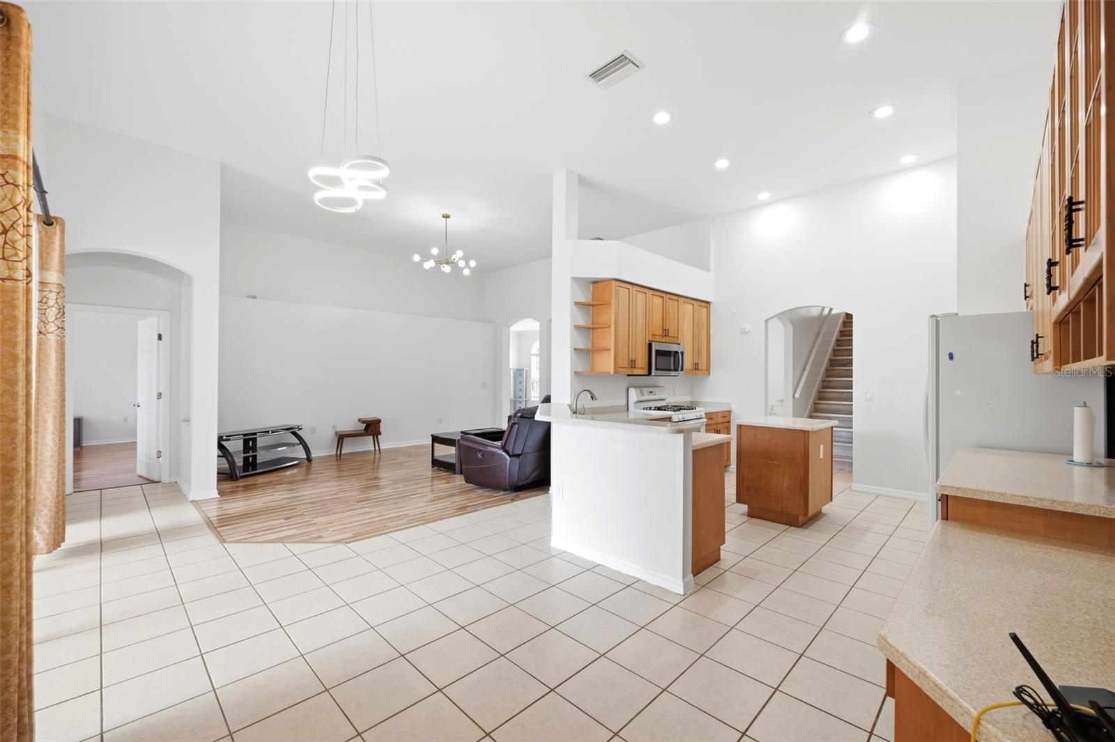 10209 SHADOW BRANCH DR, TAMPA, FL, 33647