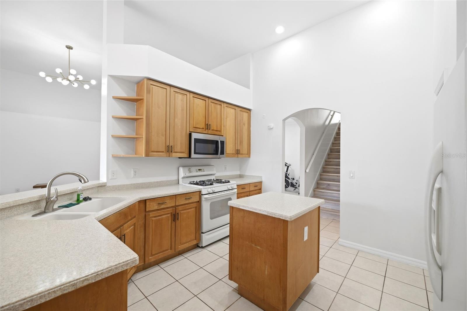 10209 SHADOW BRANCH DR, TAMPA, FL, 33647