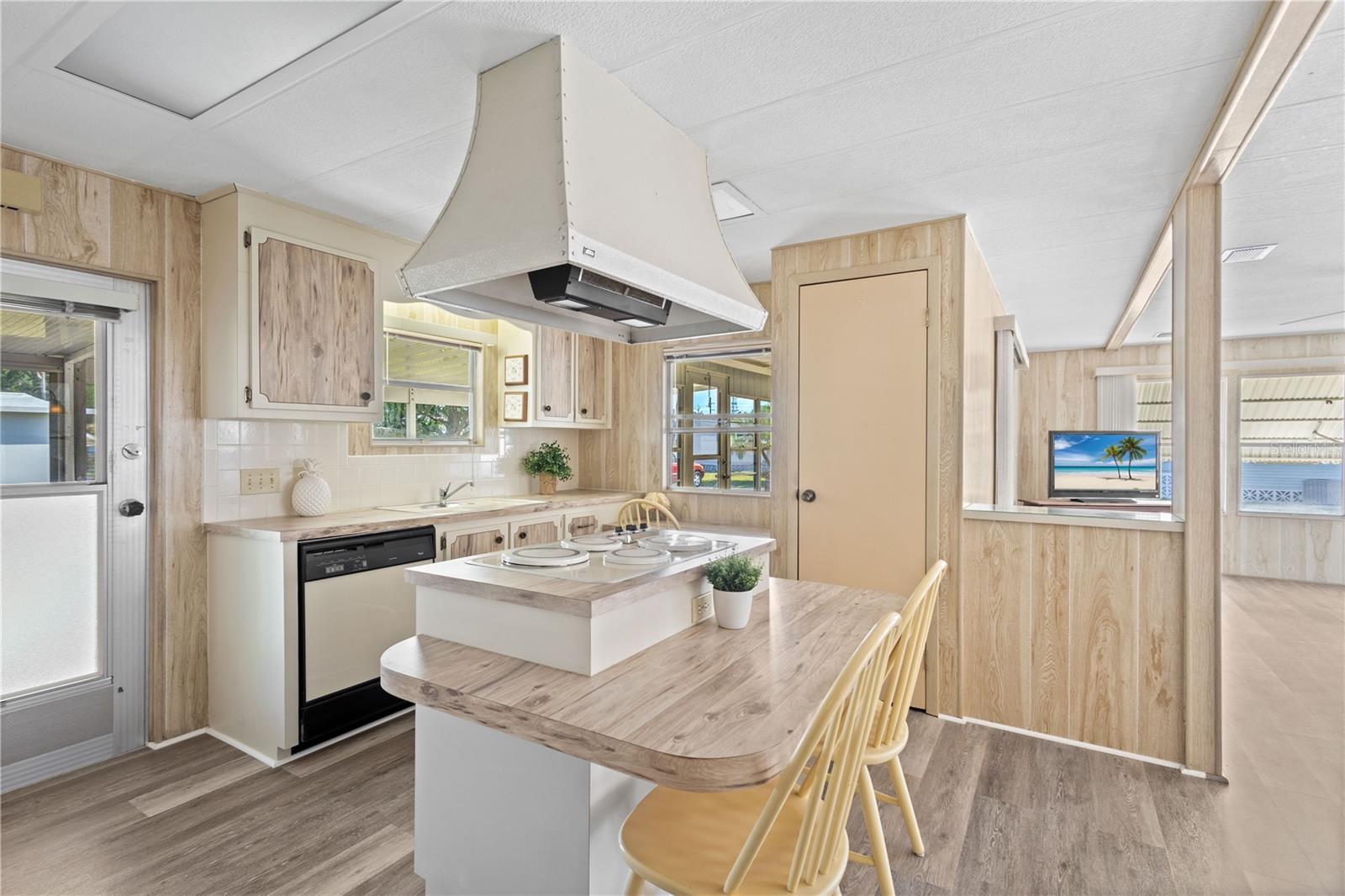 320 TROPIC DR, OSPREY, FL, 34229