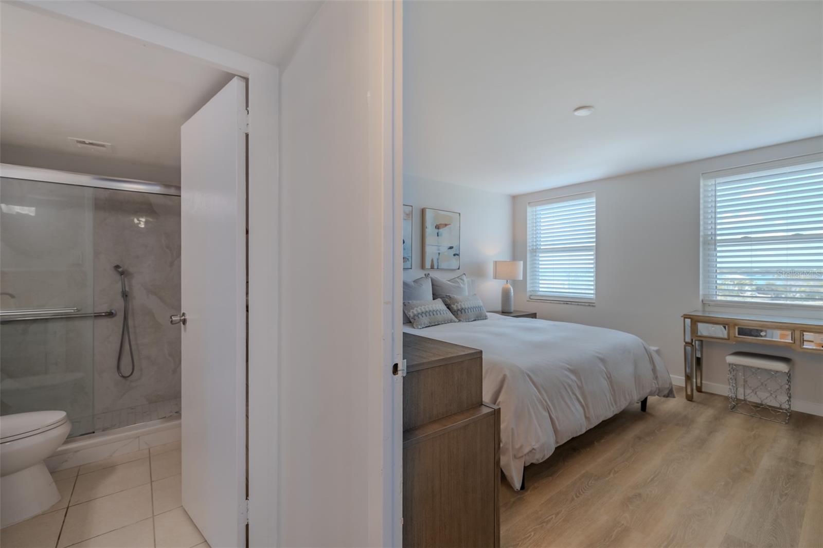 10355 PARADISE BLVD #511, TREASURE ISLAND, FL, 33706