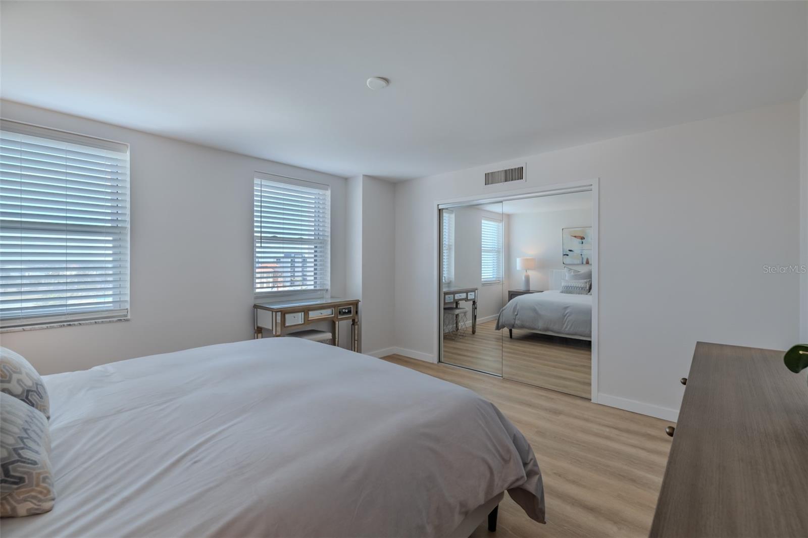 10355 PARADISE BLVD #511, TREASURE ISLAND, FL, 33706