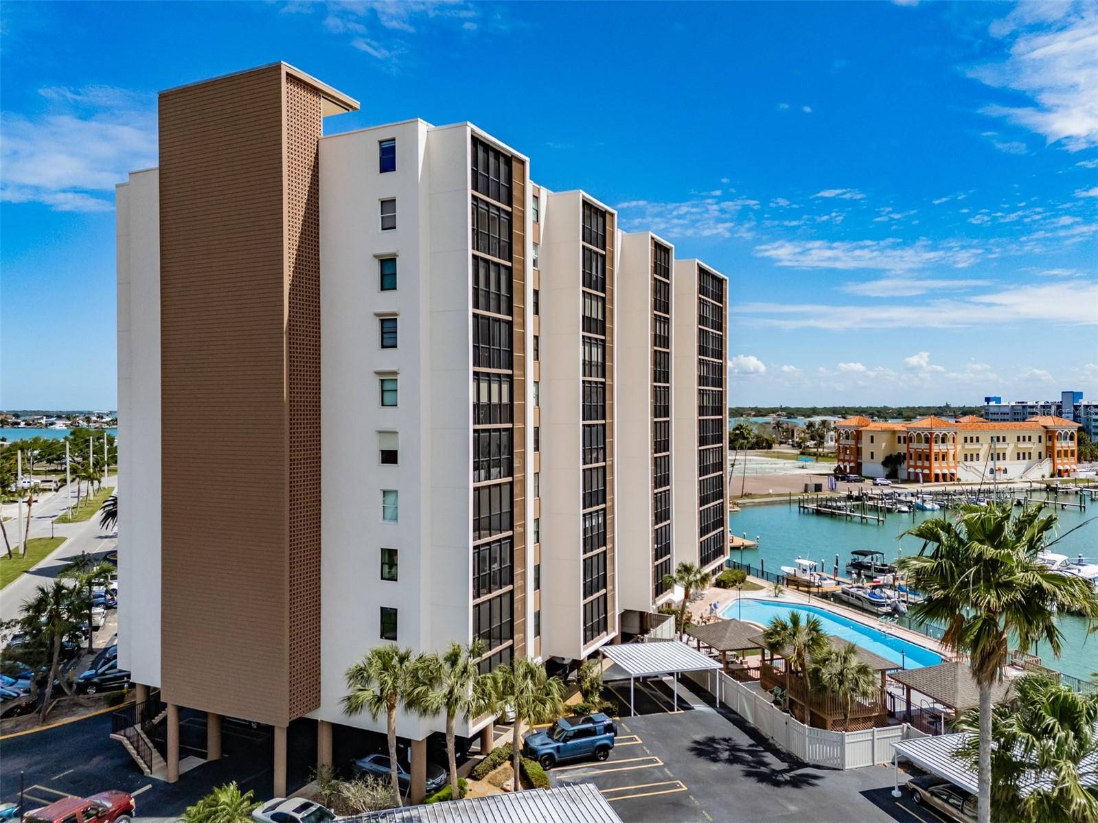 10355 PARADISE BLVD #511, TREASURE ISLAND, FL, 33706