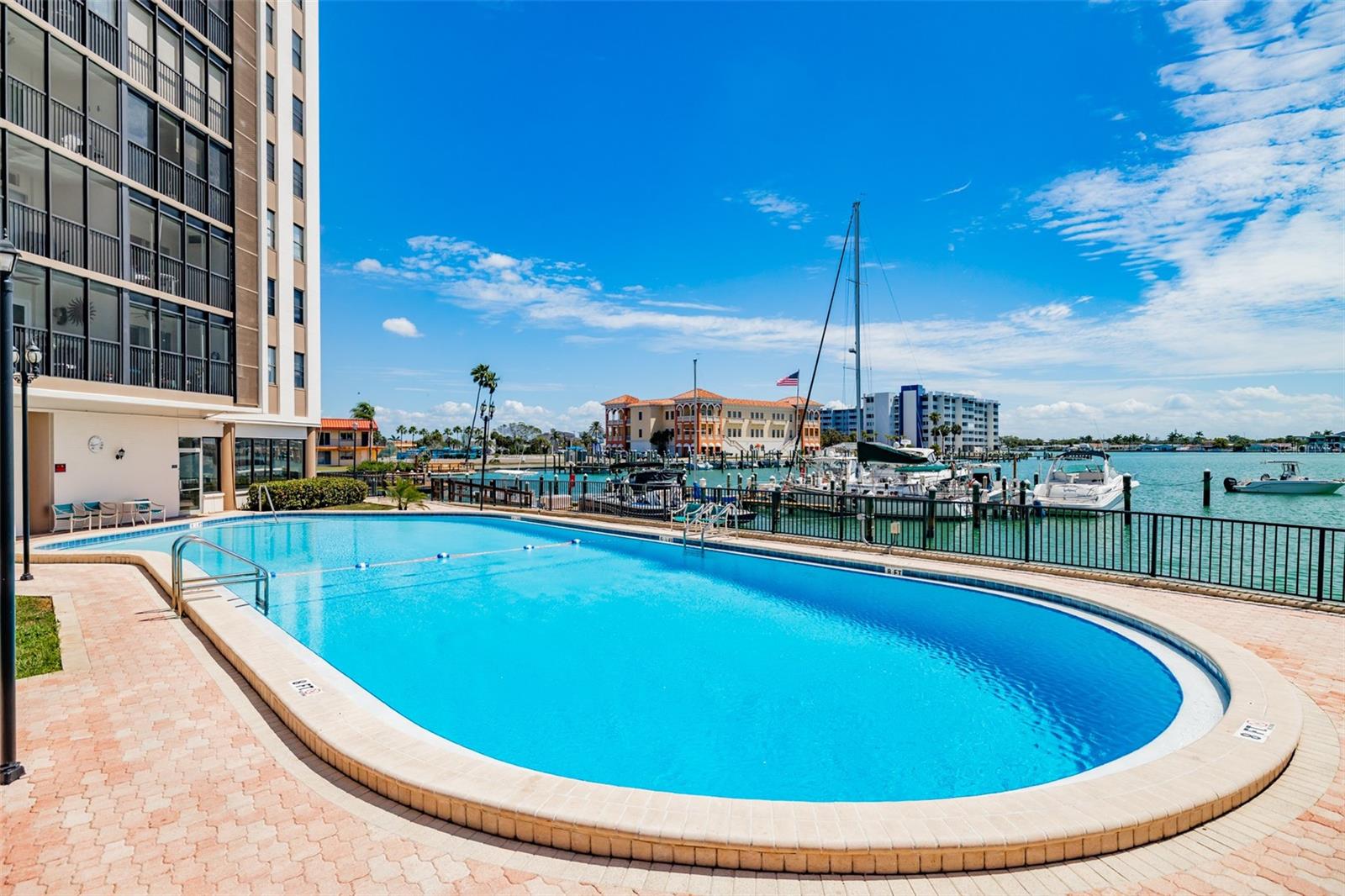 10355 PARADISE BLVD #511, TREASURE ISLAND, FL, 33706