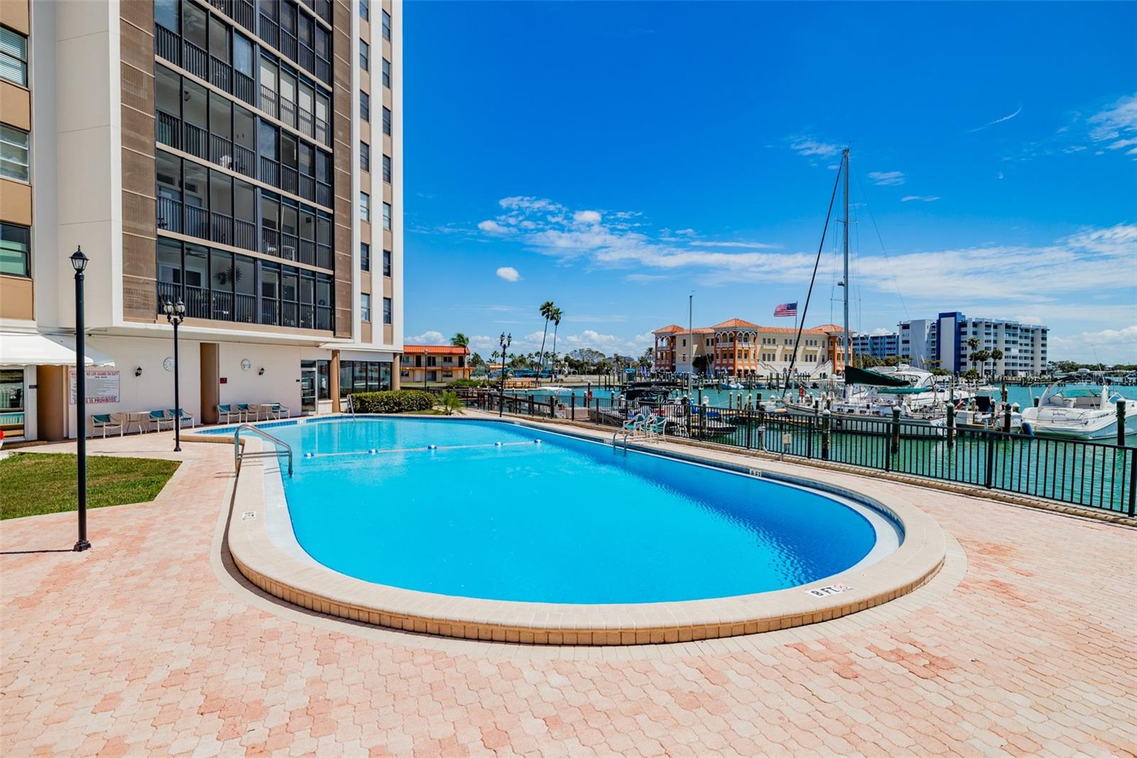 10355 PARADISE BLVD #511, TREASURE ISLAND, FL, 33706