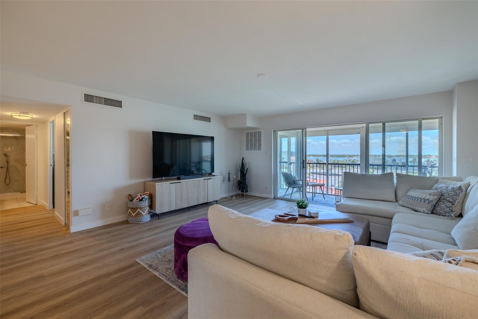 10355 PARADISE BLVD #511, TREASURE ISLAND, FL, 33706