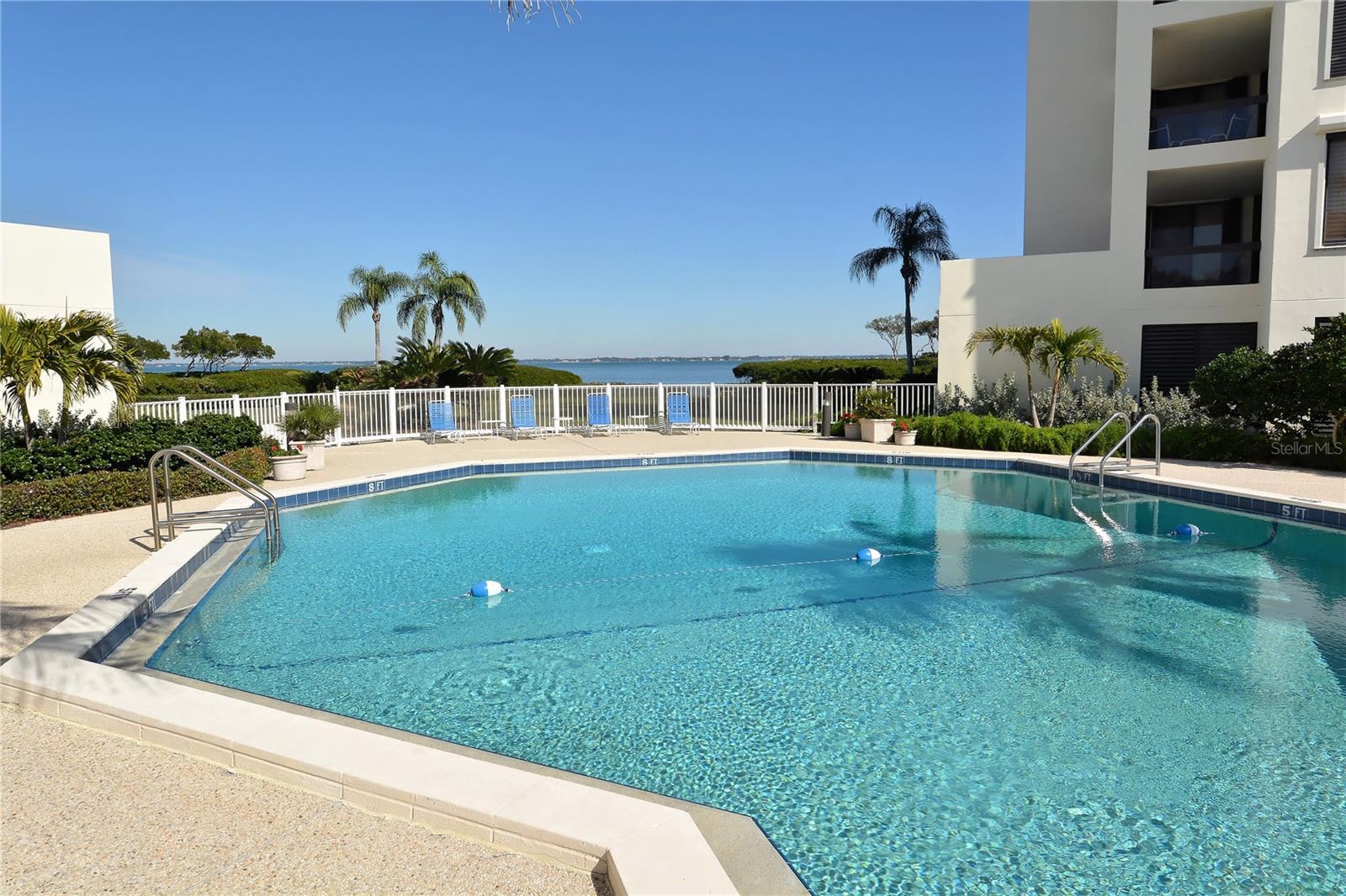 1930 HARBOURSIDE DR #122, LONGBOAT KEY, FL, 34228