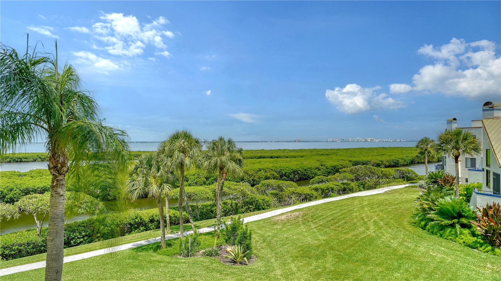 1930 HARBOURSIDE DR #122, LONGBOAT KEY, FL, 34228