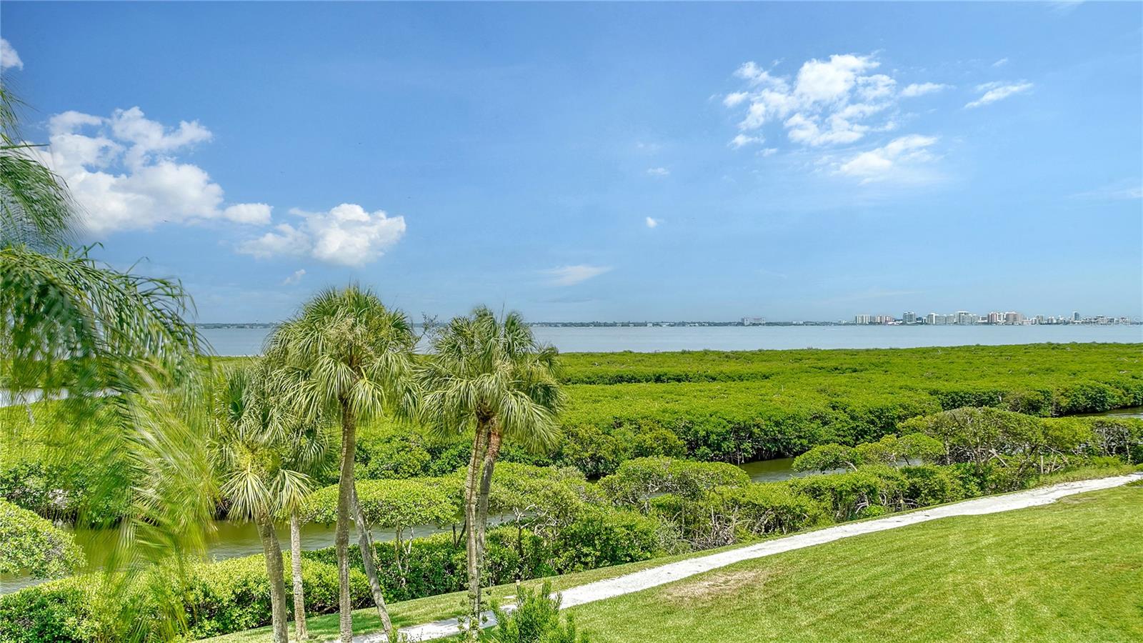 1930 HARBOURSIDE DR #122, LONGBOAT KEY, FL, 34228