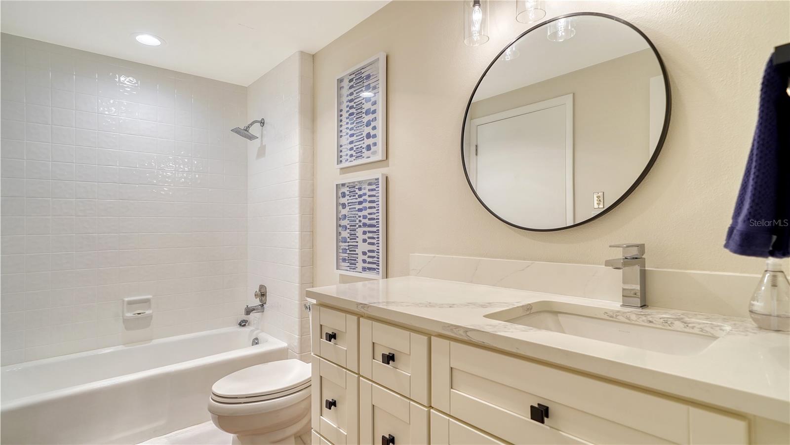 1930 HARBOURSIDE DR #122, LONGBOAT KEY, FL, 34228
