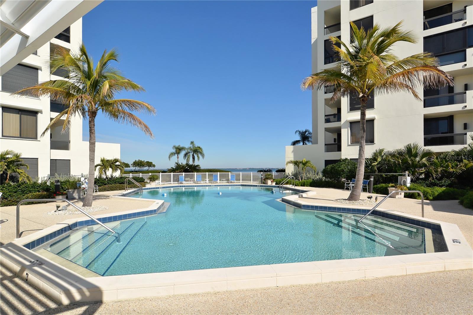 1930 HARBOURSIDE DR #122, LONGBOAT KEY, FL, 34228