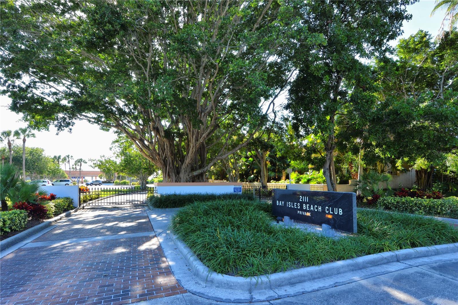 1930 HARBOURSIDE DR #122, LONGBOAT KEY, FL, 34228