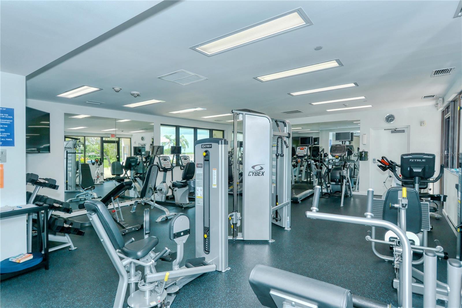 1930 HARBOURSIDE DR #122, LONGBOAT KEY, FL, 34228