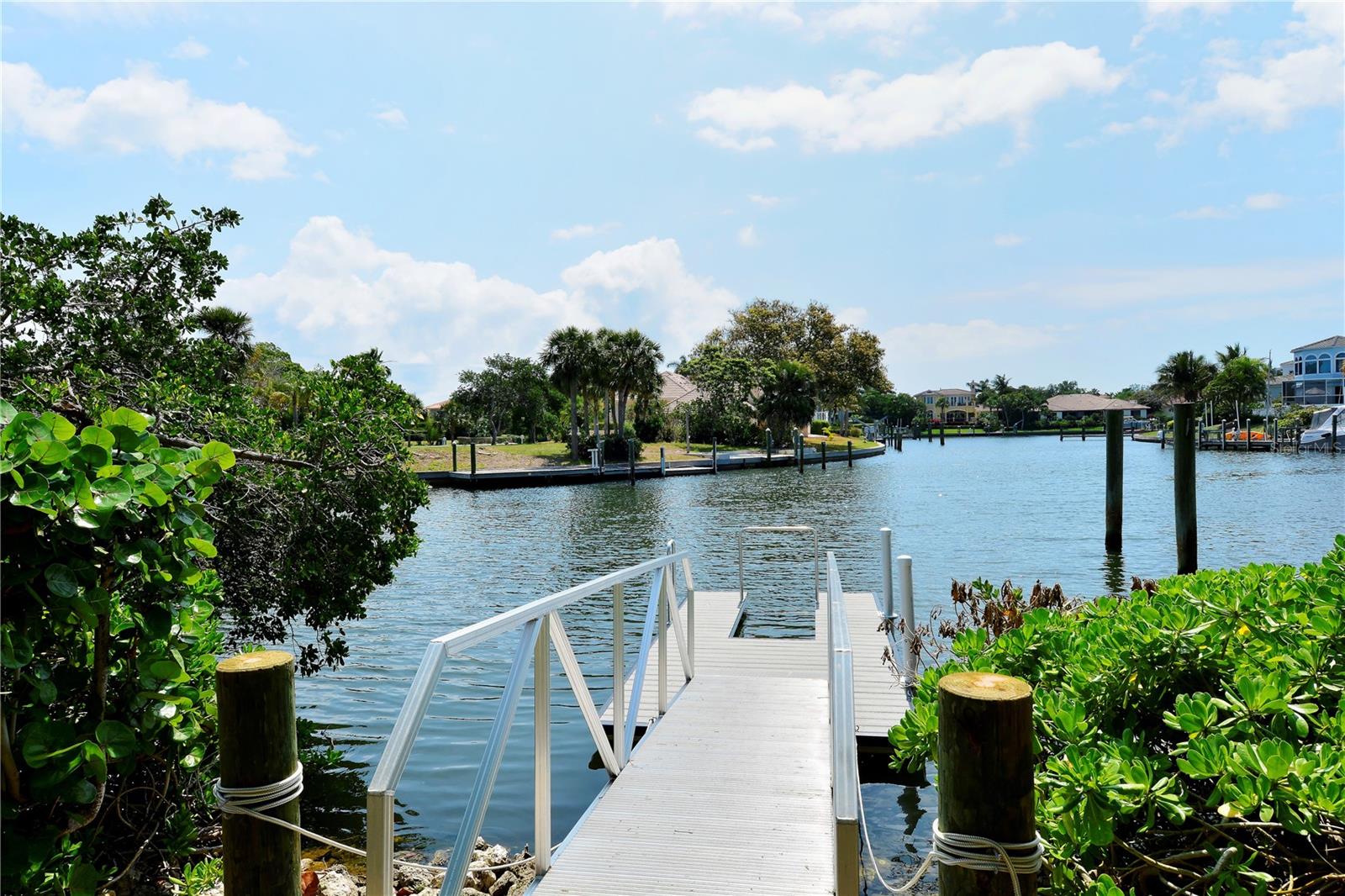 1930 HARBOURSIDE DR #122, LONGBOAT KEY, FL, 34228