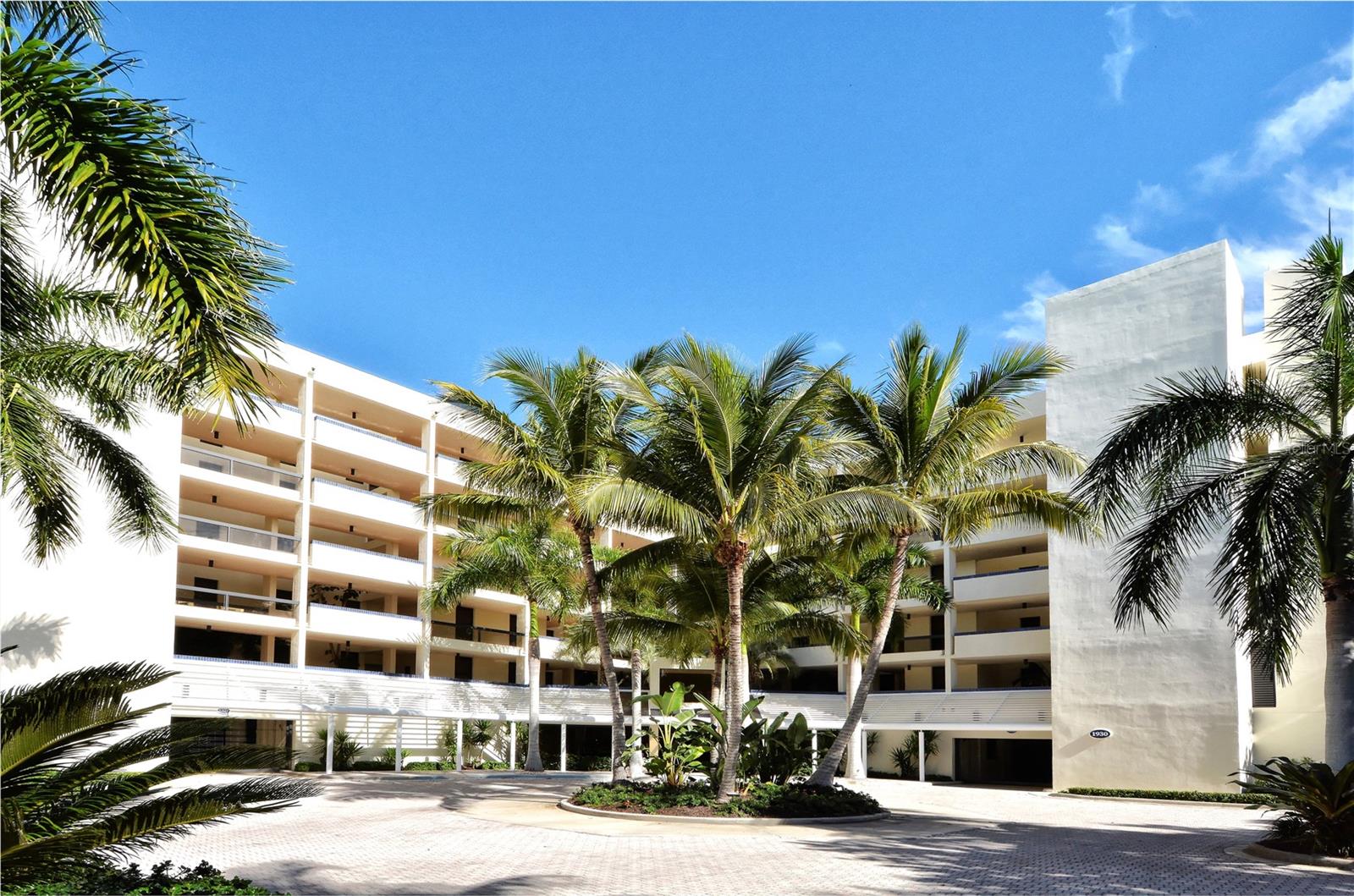 1930 HARBOURSIDE DR #122, LONGBOAT KEY, FL, 34228