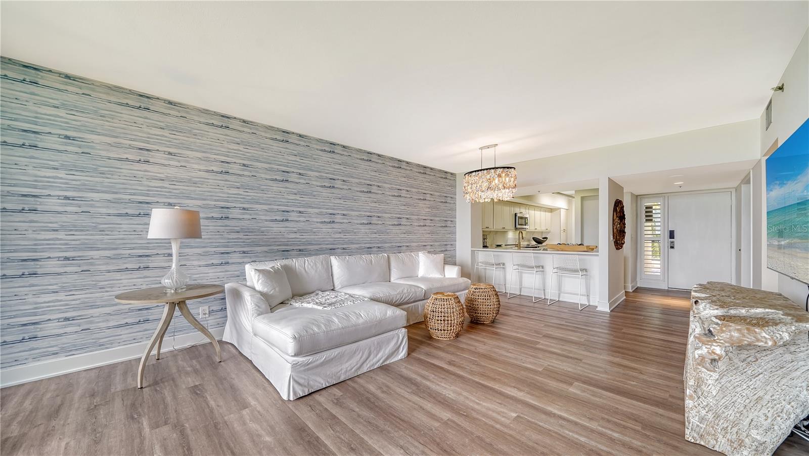 1930 HARBOURSIDE DR #122, LONGBOAT KEY, FL, 34228
