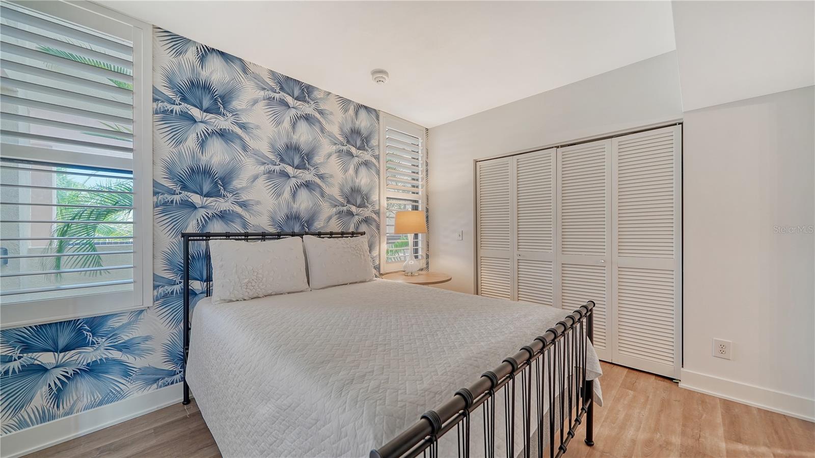 1930 HARBOURSIDE DR #122, LONGBOAT KEY, FL, 34228