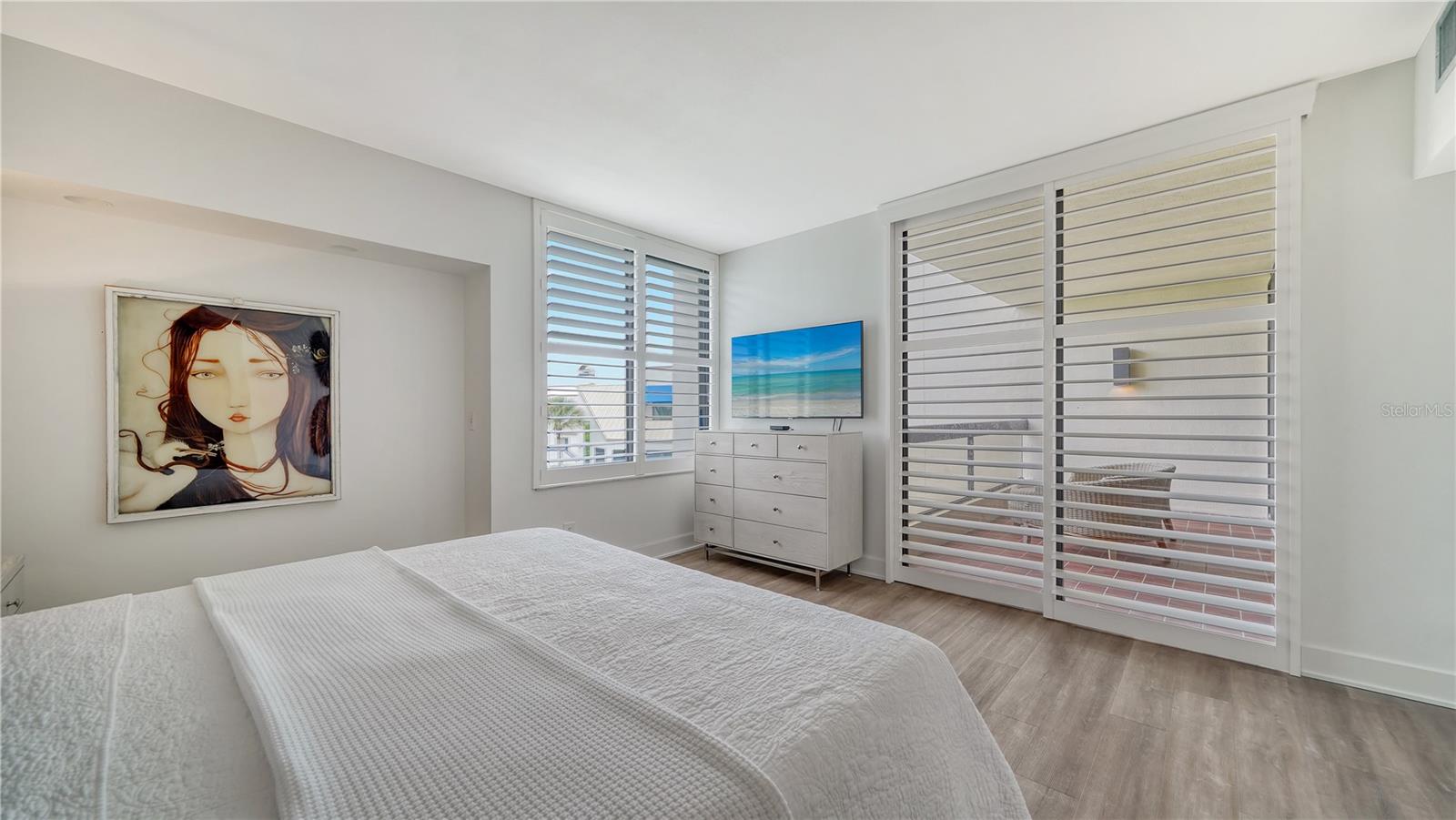 1930 HARBOURSIDE DR #122, LONGBOAT KEY, FL, 34228