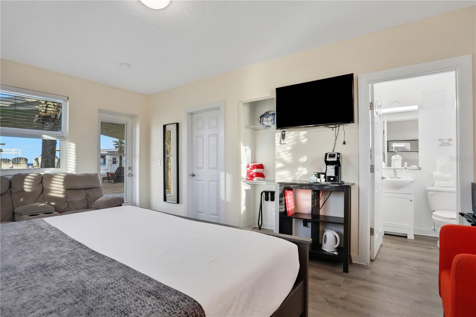 1204 S OCEAN SHORE BLVD, FLAGLER BEACH, FL, 32136