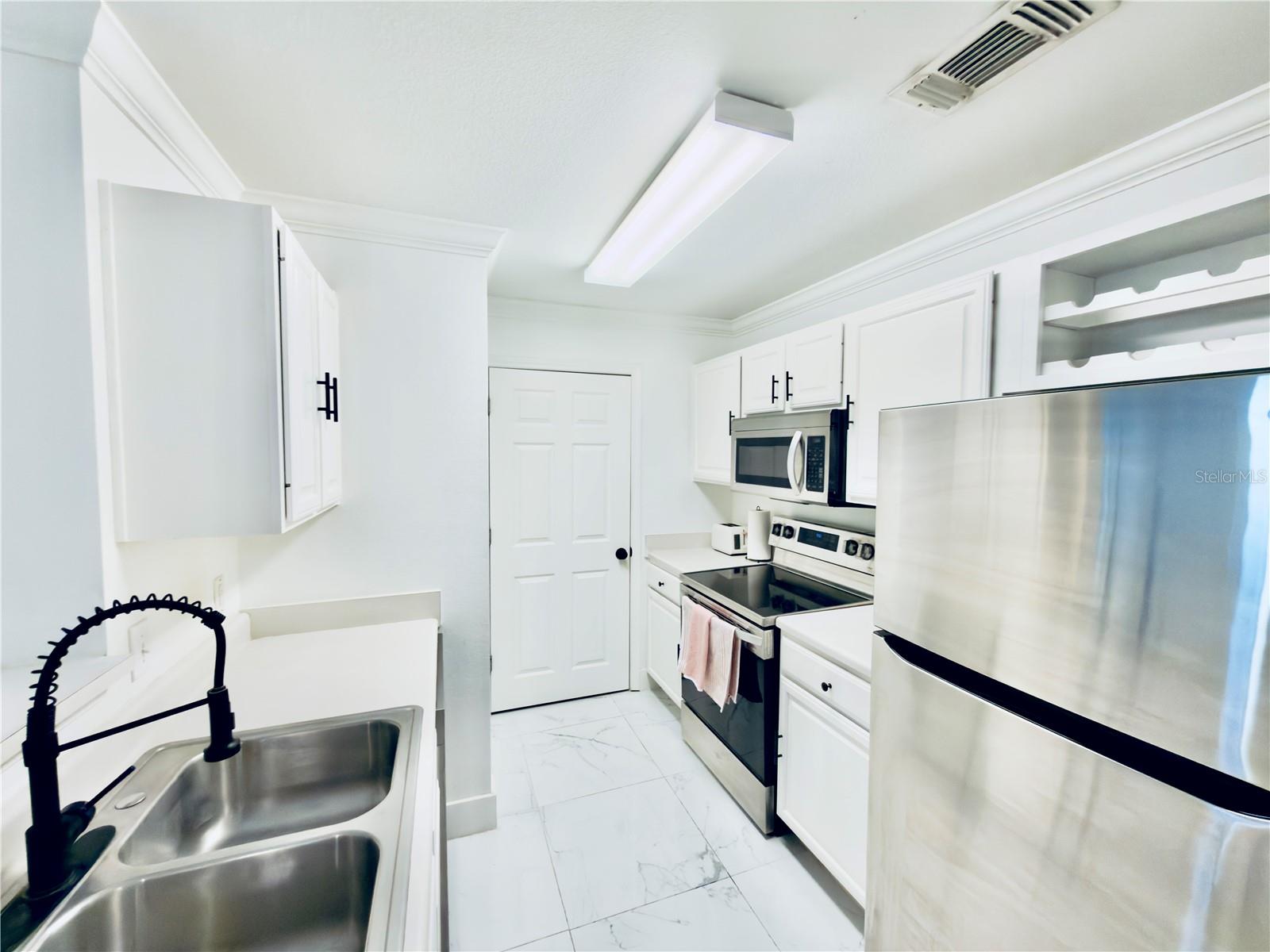18111 BRIDLE BIT LN, TAMPA, FL, 33647