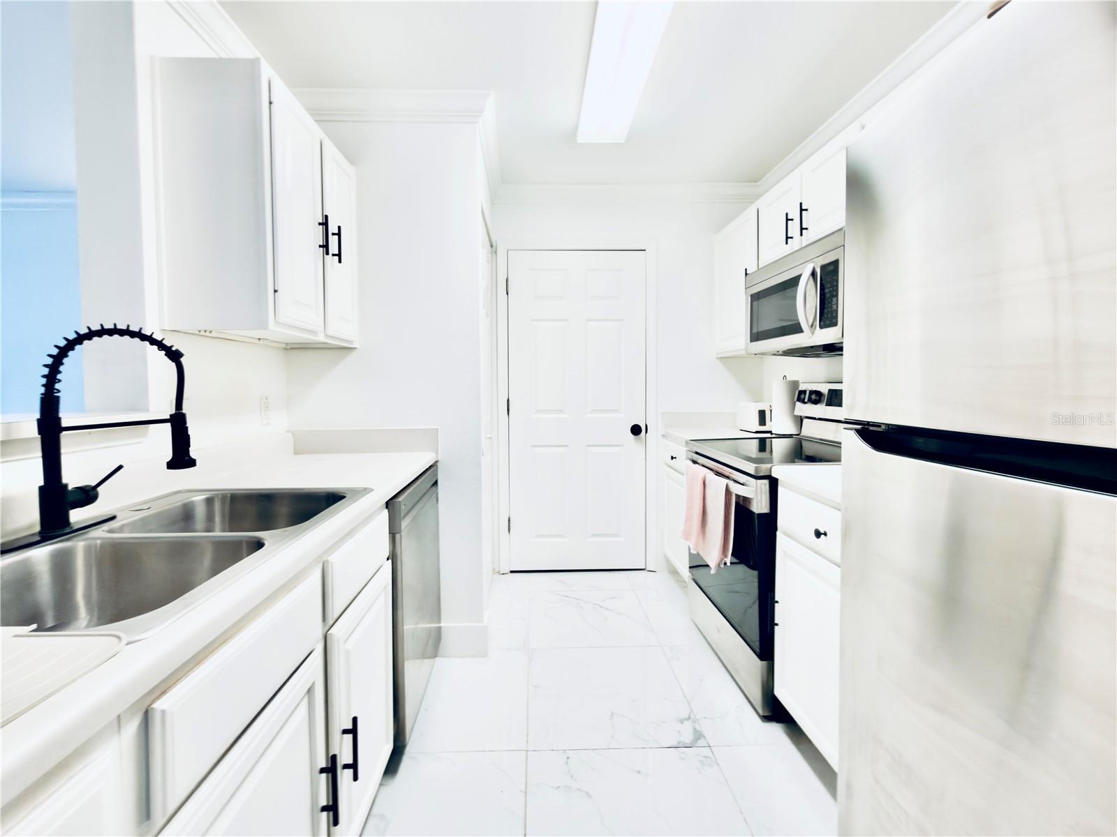 18111 BRIDLE BIT LN, TAMPA, FL, 33647