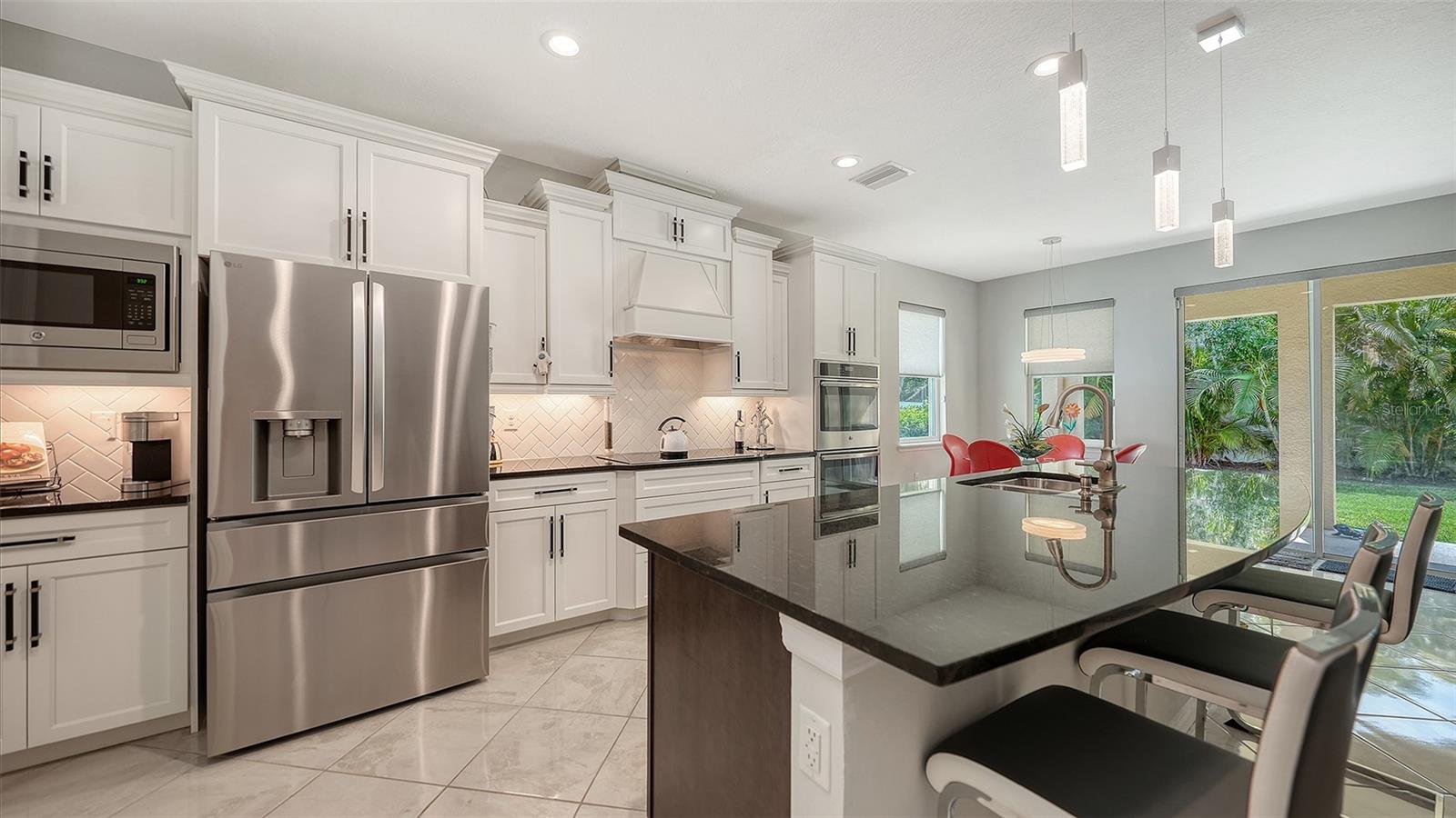 2858 ORIOLE DR, SARASOTA, FL, 34243