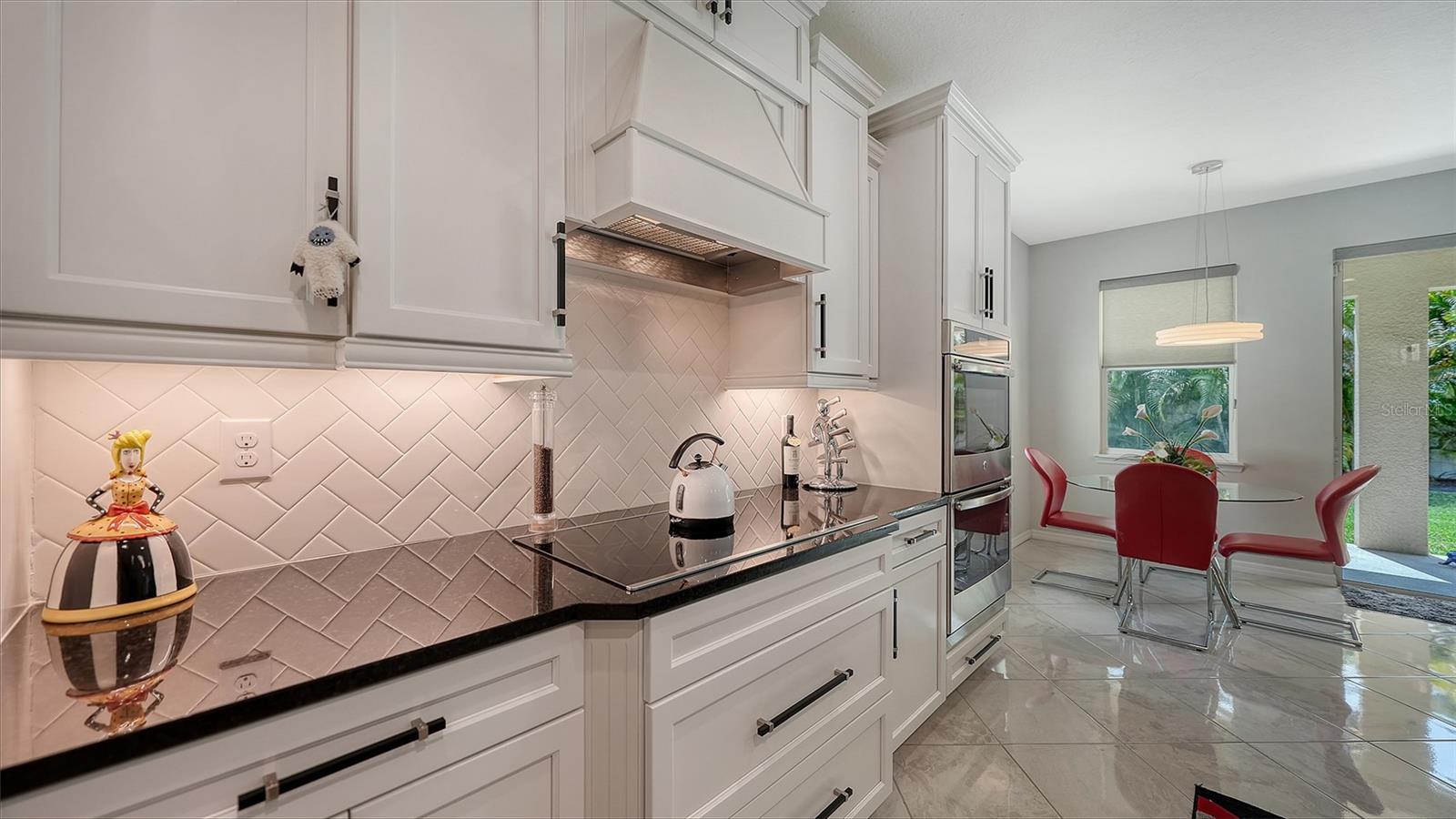 2858 ORIOLE DR, SARASOTA, FL, 34243