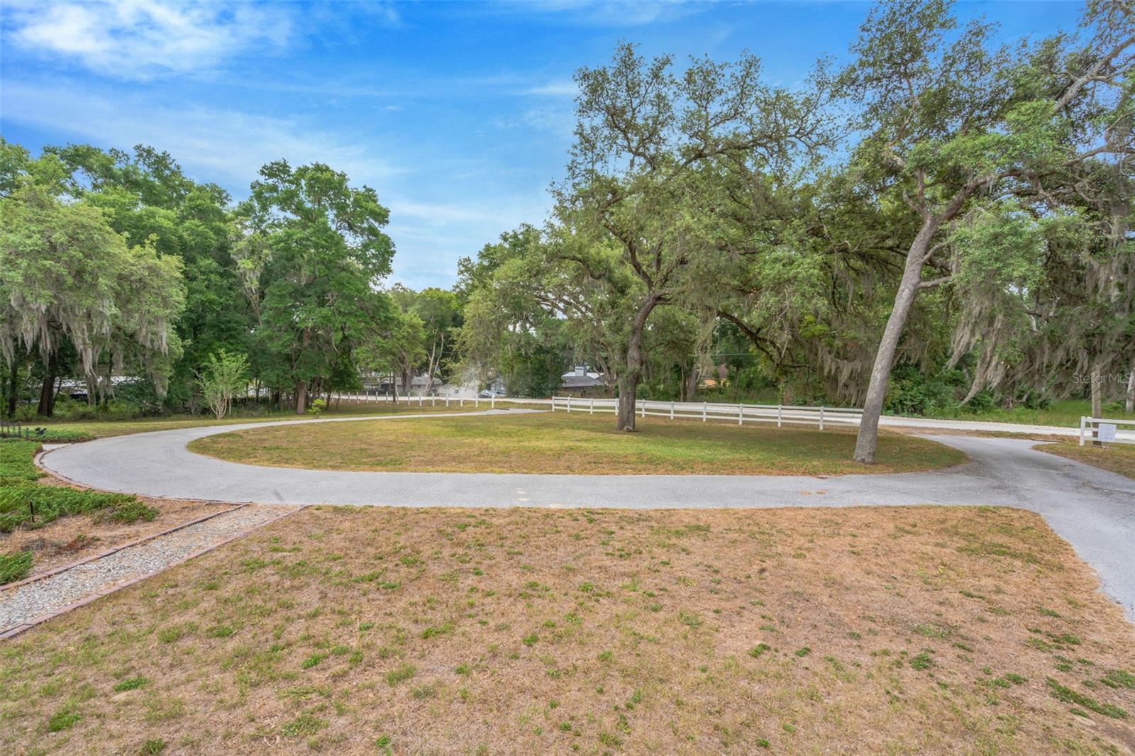 35745 OLD CLINTON AVE, DADE CITY, FL, 33525