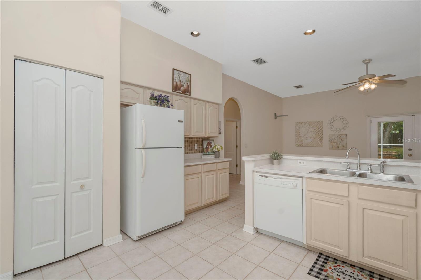 35745 OLD CLINTON AVE, DADE CITY, FL, 33525