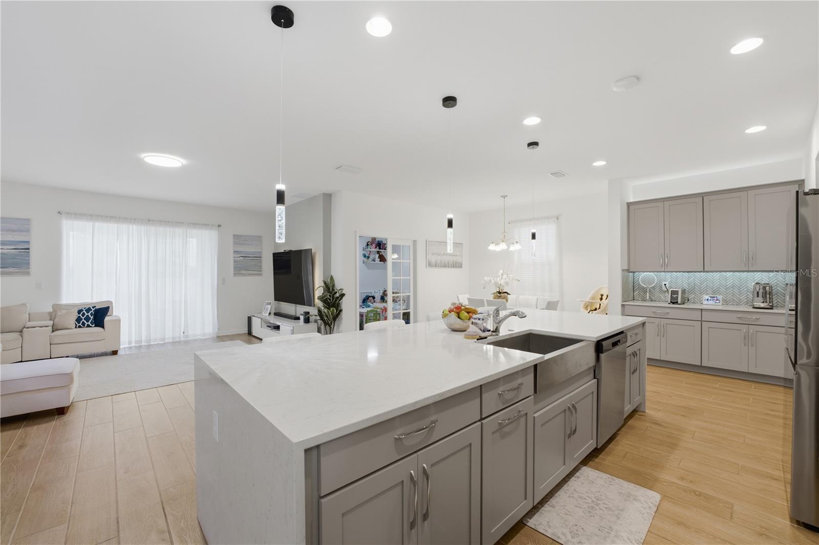 6825 WILSON HAMMOCK AVE, GROVELAND, FL, 34736