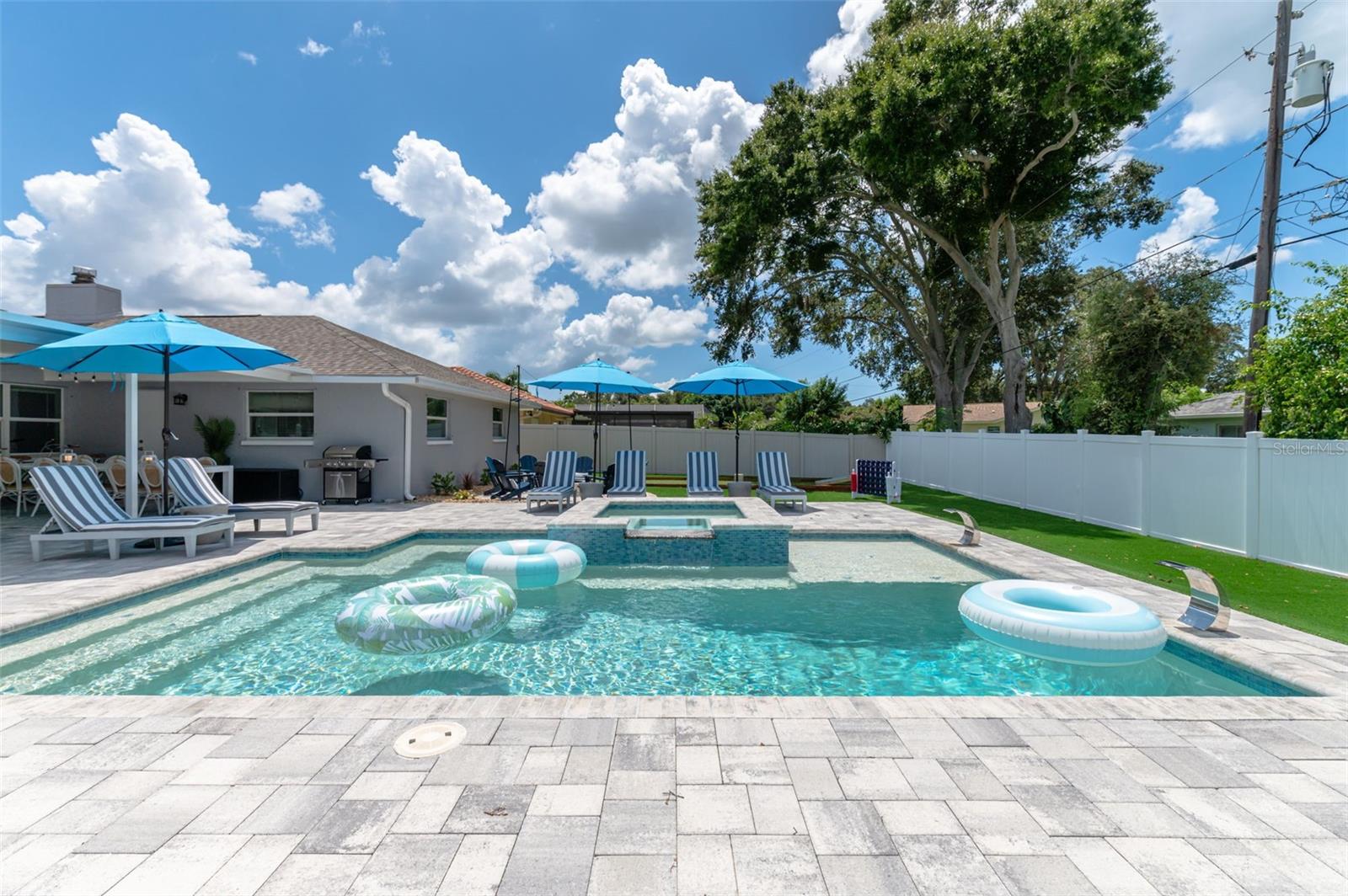 10656 FRANCES LN, LARGO, FL, 33774
