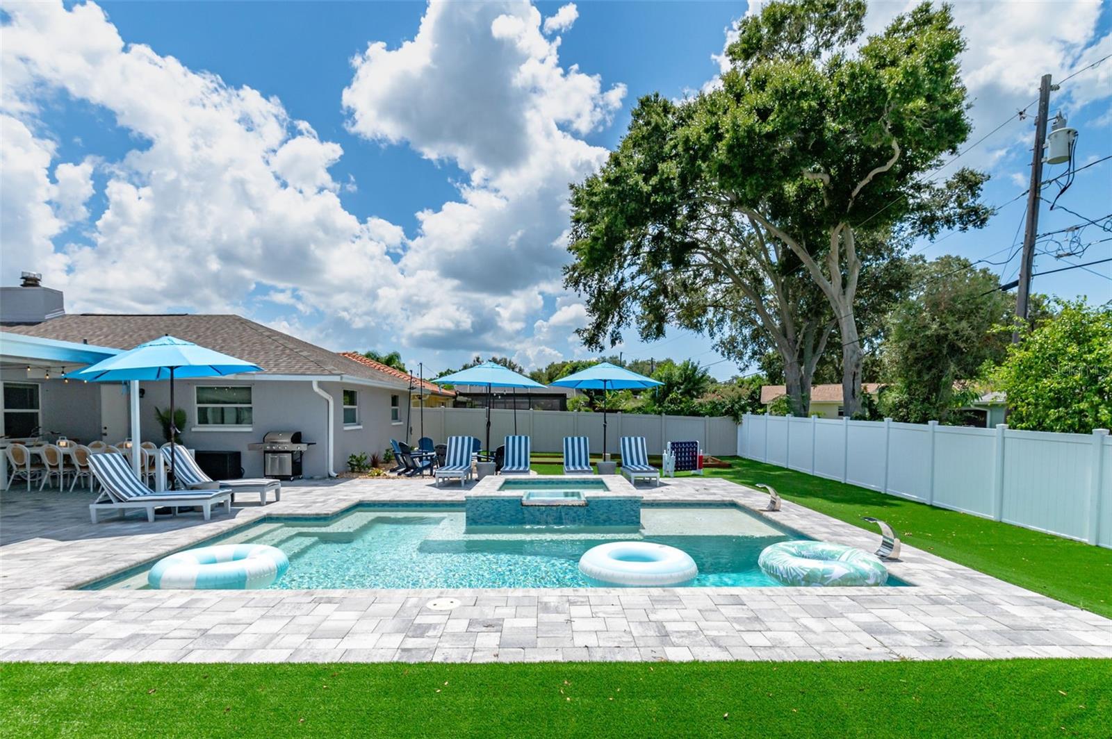 10656 FRANCES LN, LARGO, FL, 33774